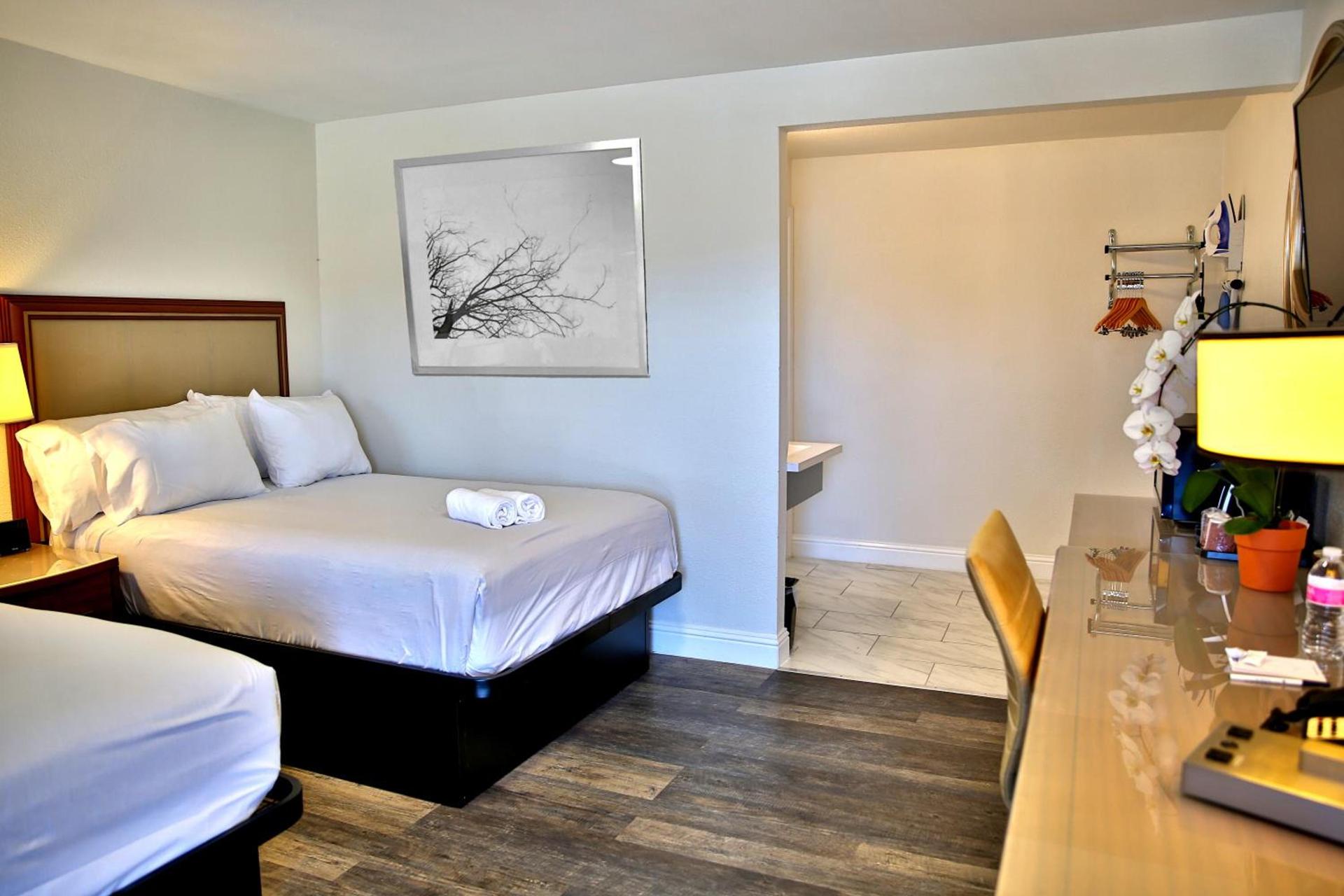 Travelodge by Wyndham Crescent City photo 6