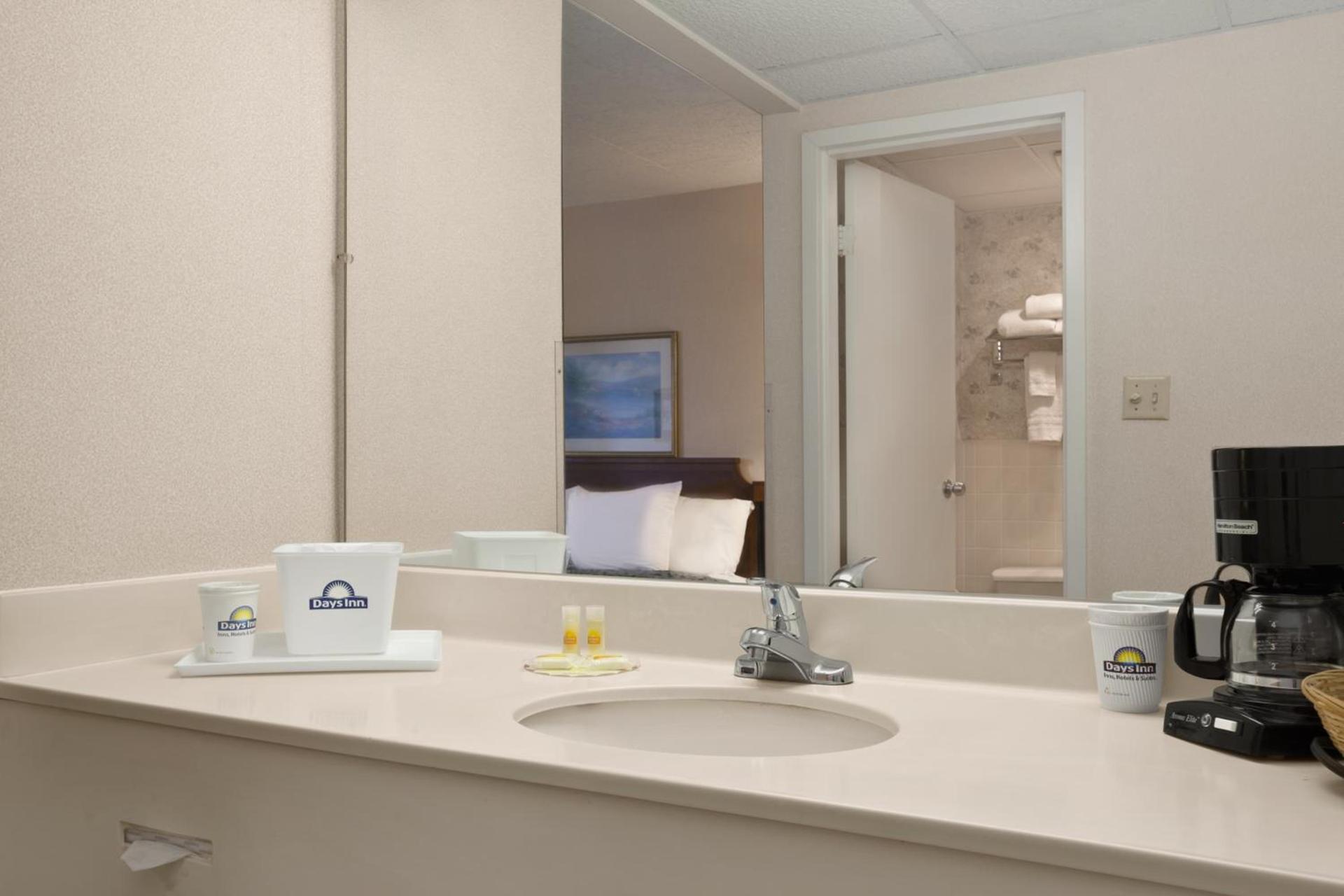 Days Inn by Wyndham Reading Wyomissing photo 9