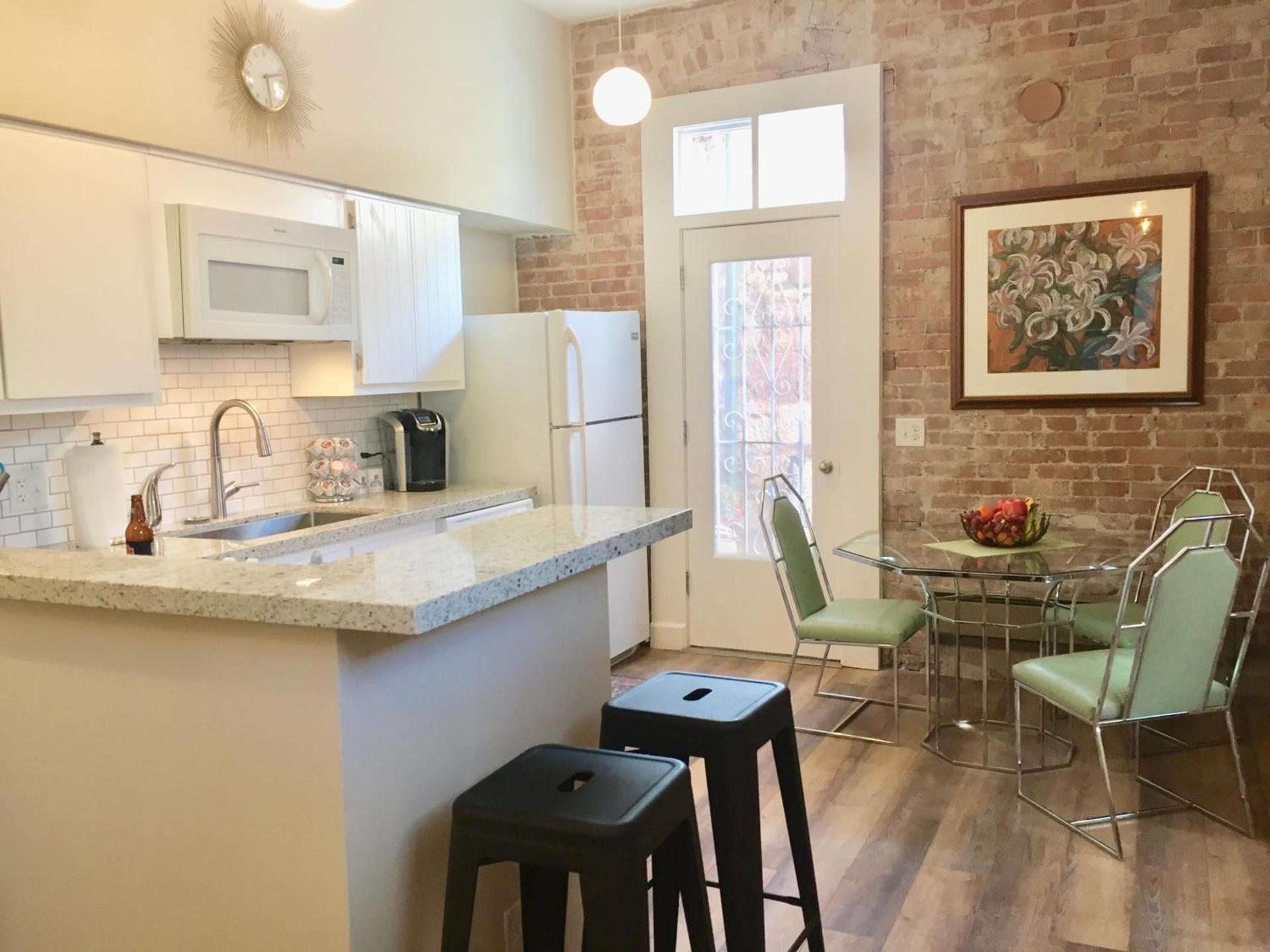 Bisbee Brownstone Suites photo 32