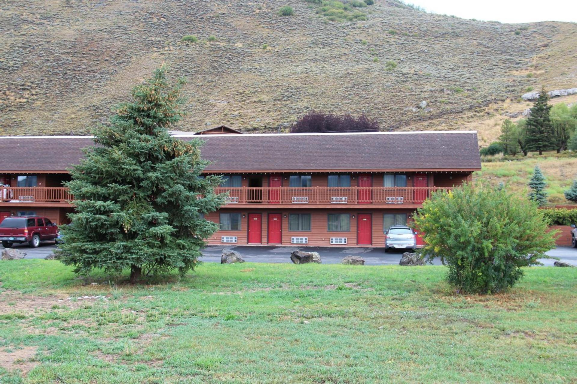Flat Creek Inn photo 5