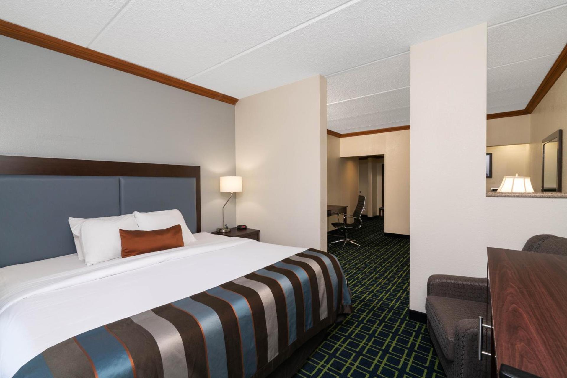 Wingate by Wyndham Fletcher at Asheville Airport photo 9