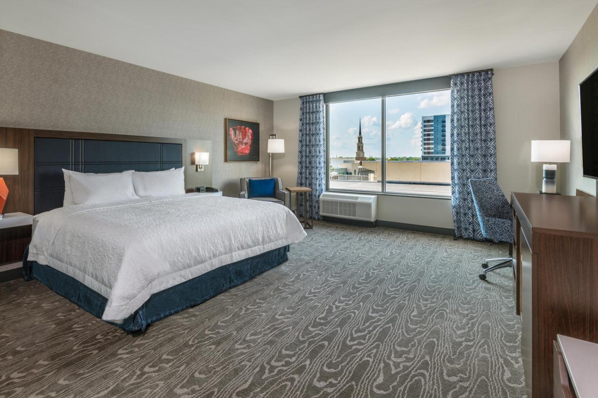 Hampton Inn & Suites Fort Wayne Downtown photo 46
