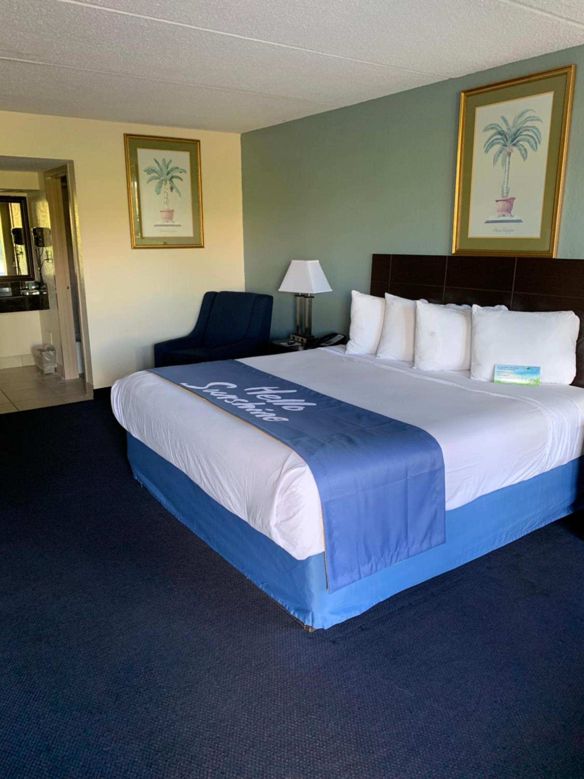Days Inn by Wyndham Orlando Airport Florida Mall photo 17
