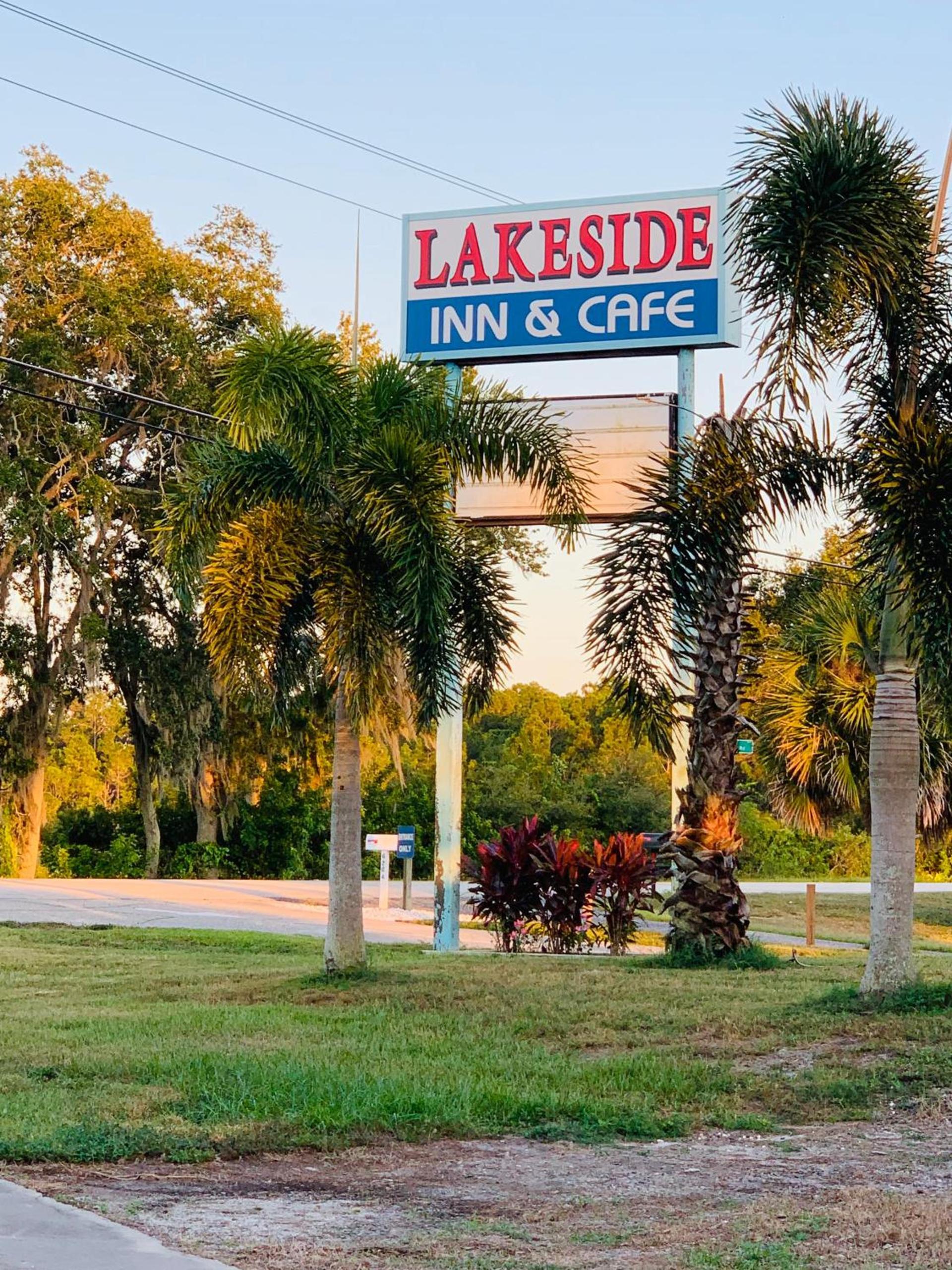 Lakeside Inn and Cafe photo 88