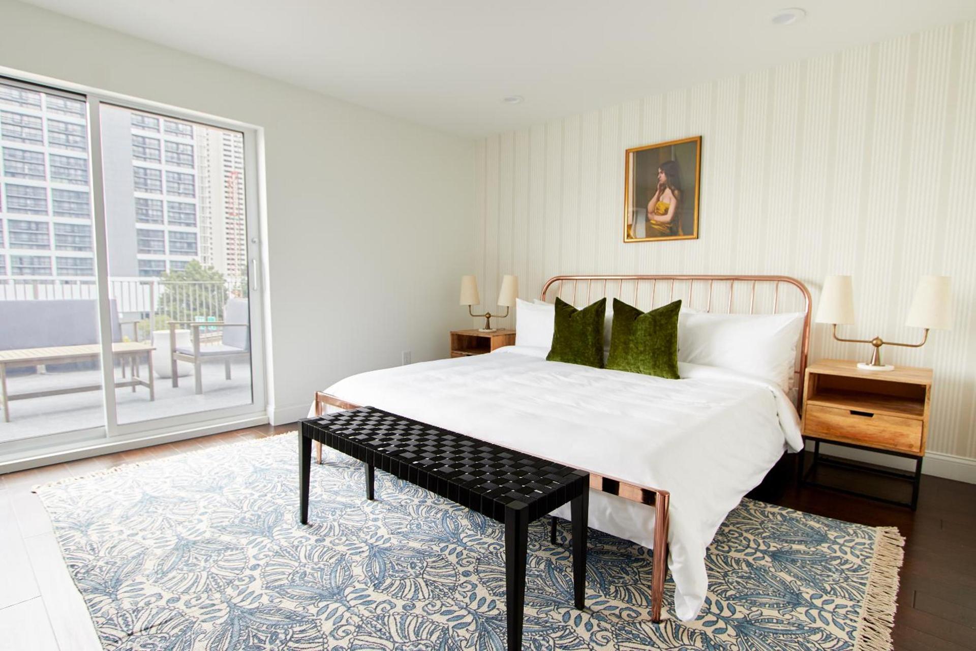 Baltimore Place photo 16