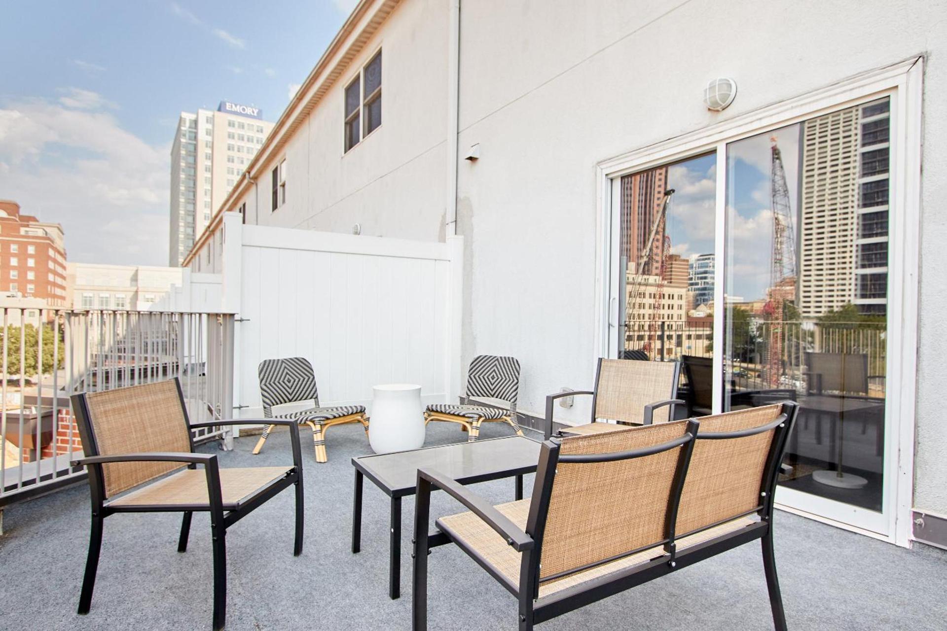 Baltimore Place photo 38