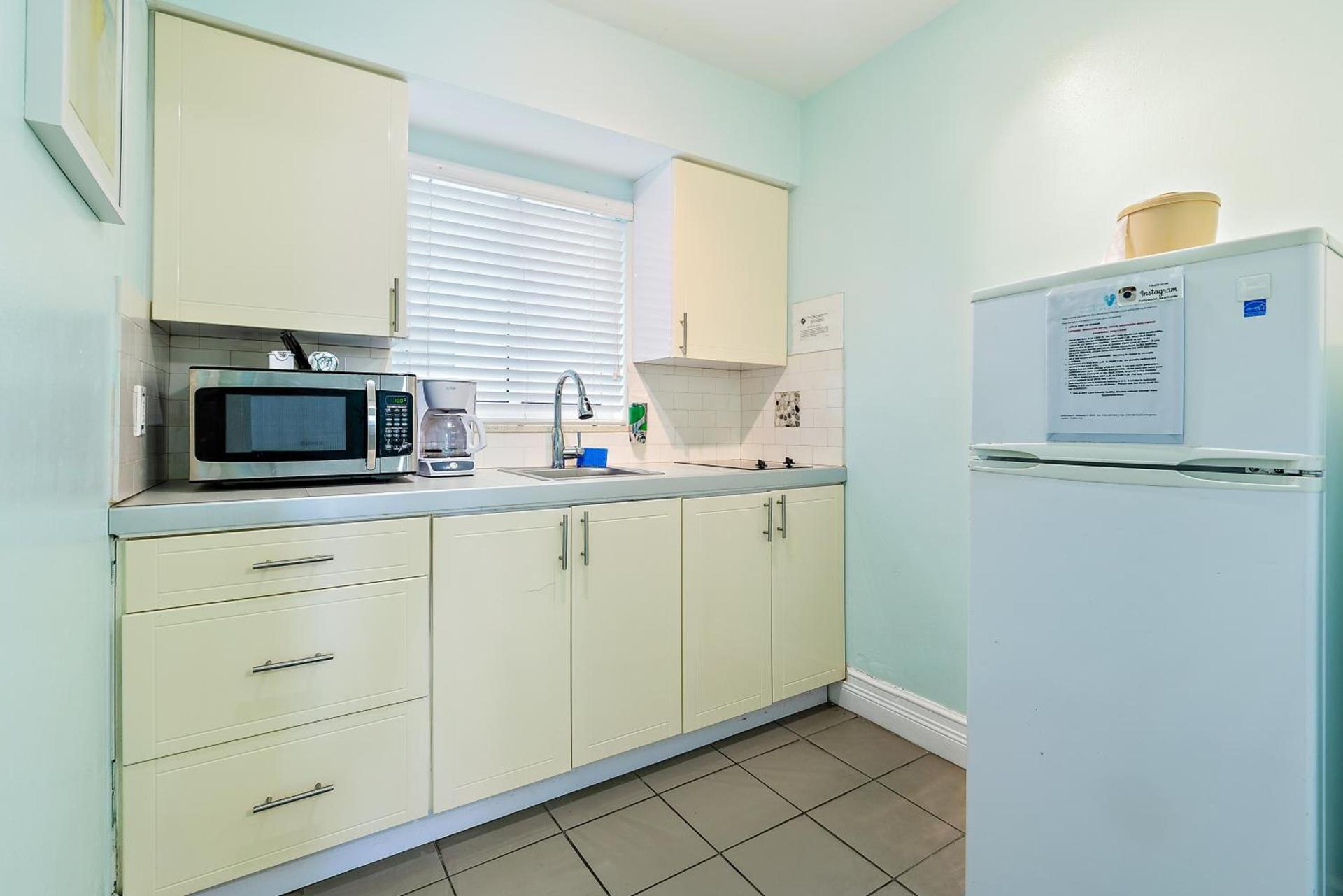 Hollywood Beachside Boutique Suite photo 14