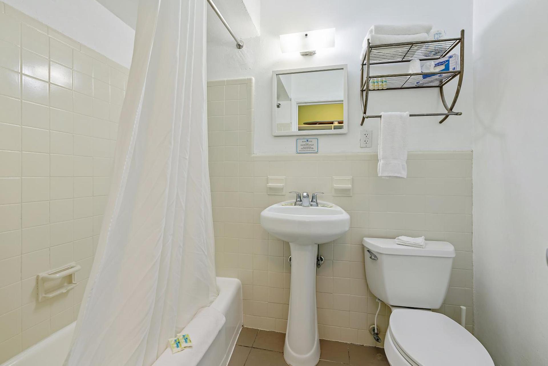 Hollywood Beachside Boutique Suite photo 15