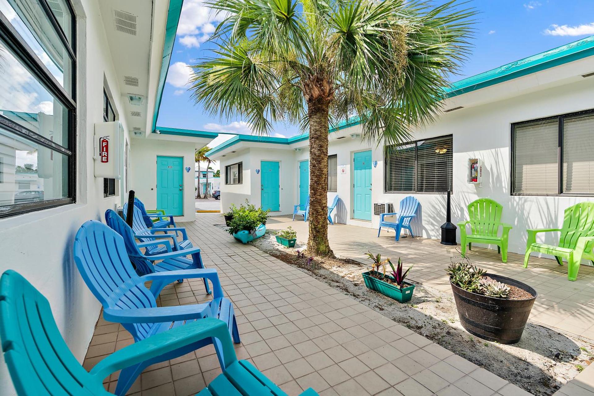Hollywood Beachside Boutique Suite photo 6