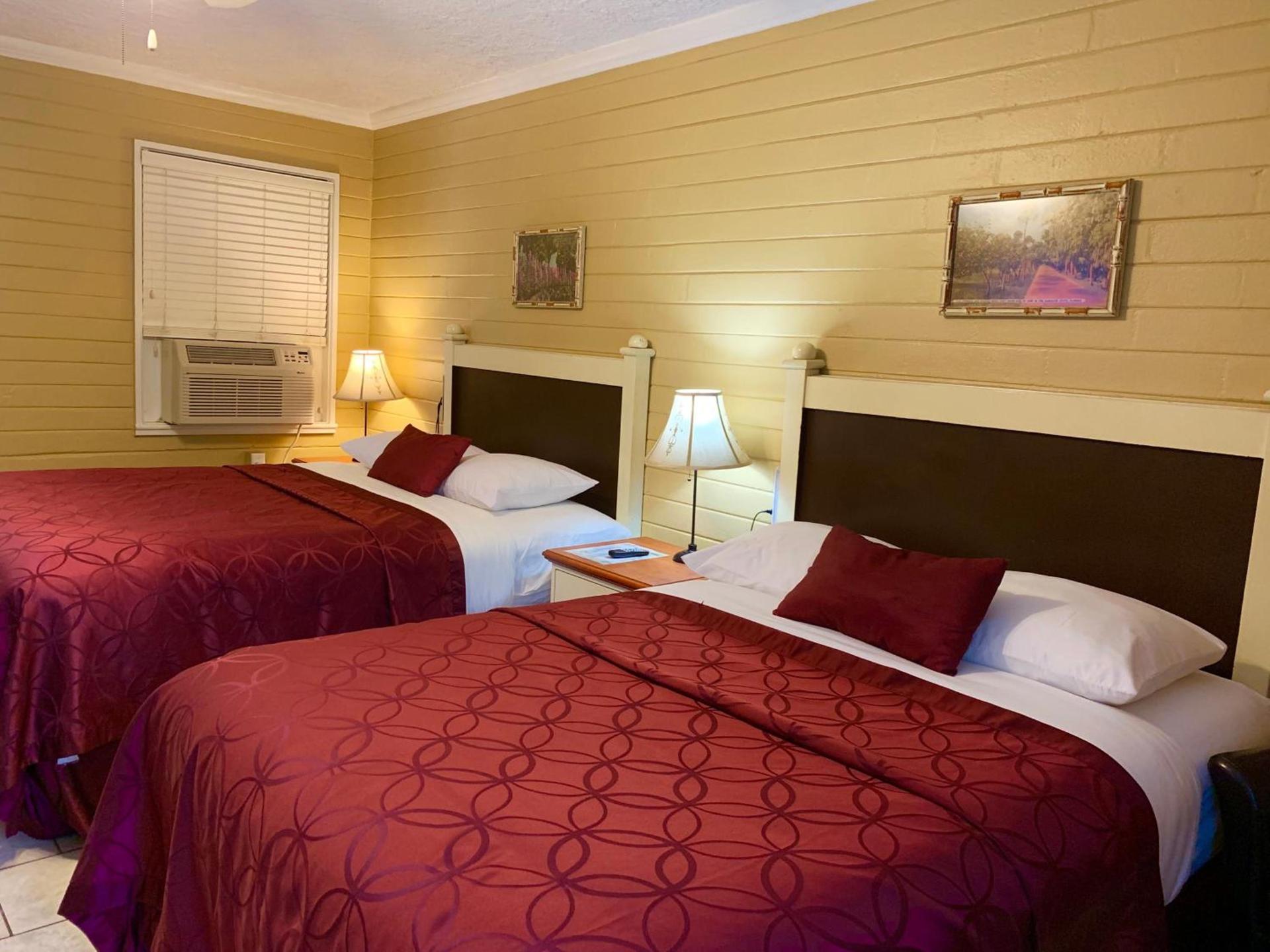 Lakeside Inn and Cafe photo 57