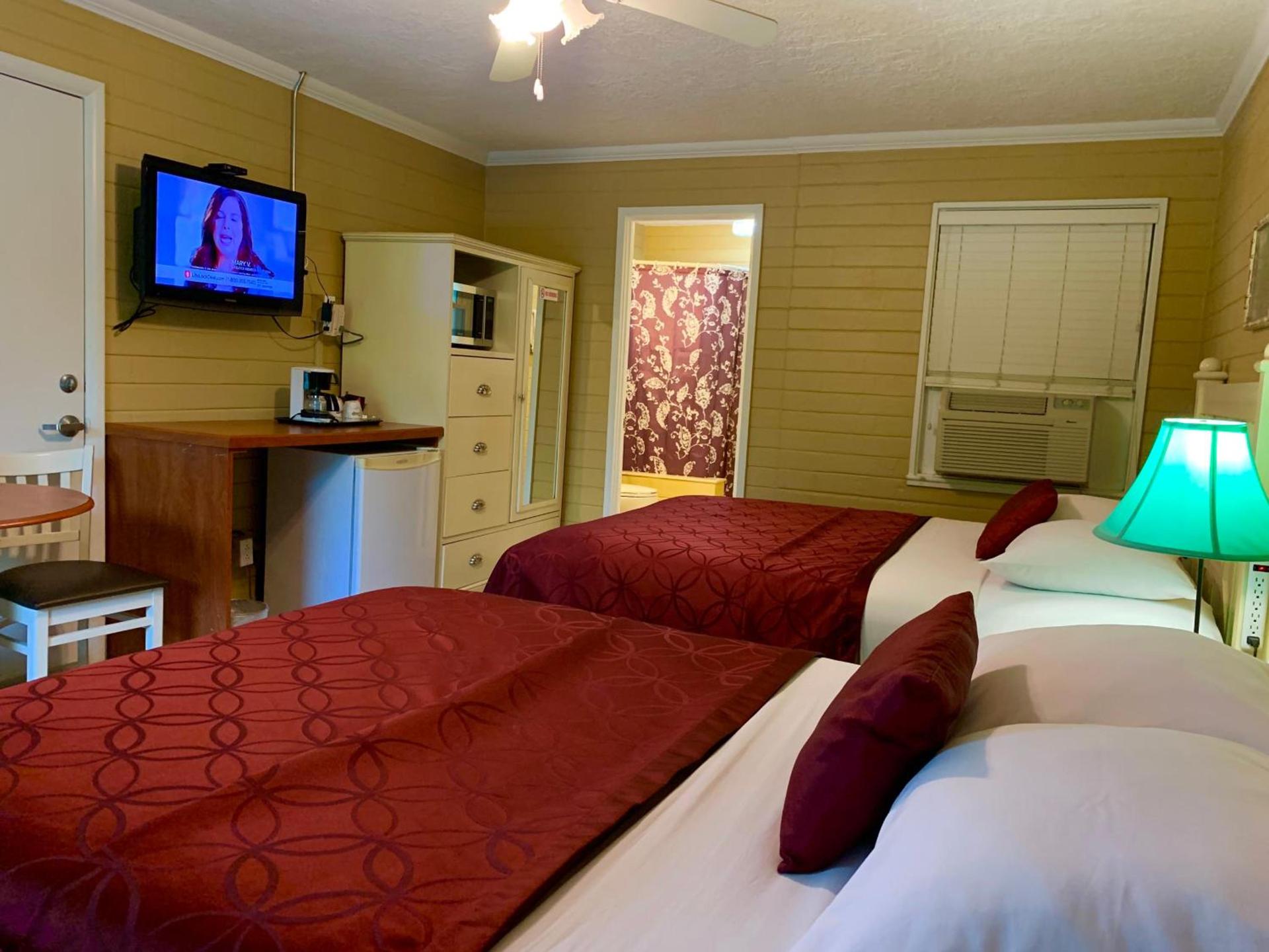 Lakeside Inn and Cafe photo 23