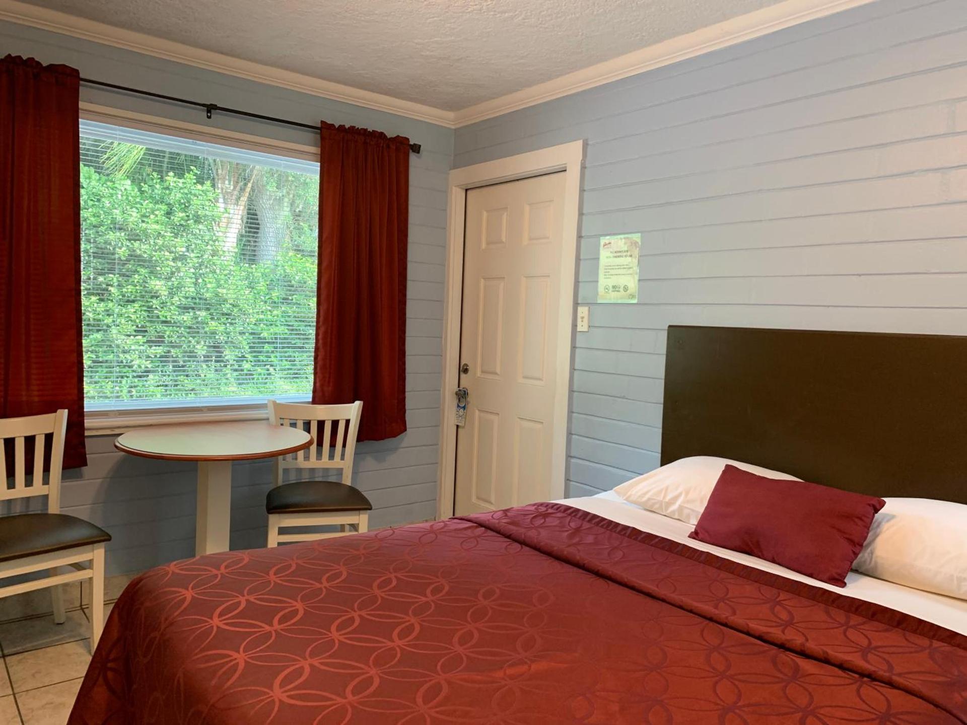 Lakeside Inn and Cafe photo 83