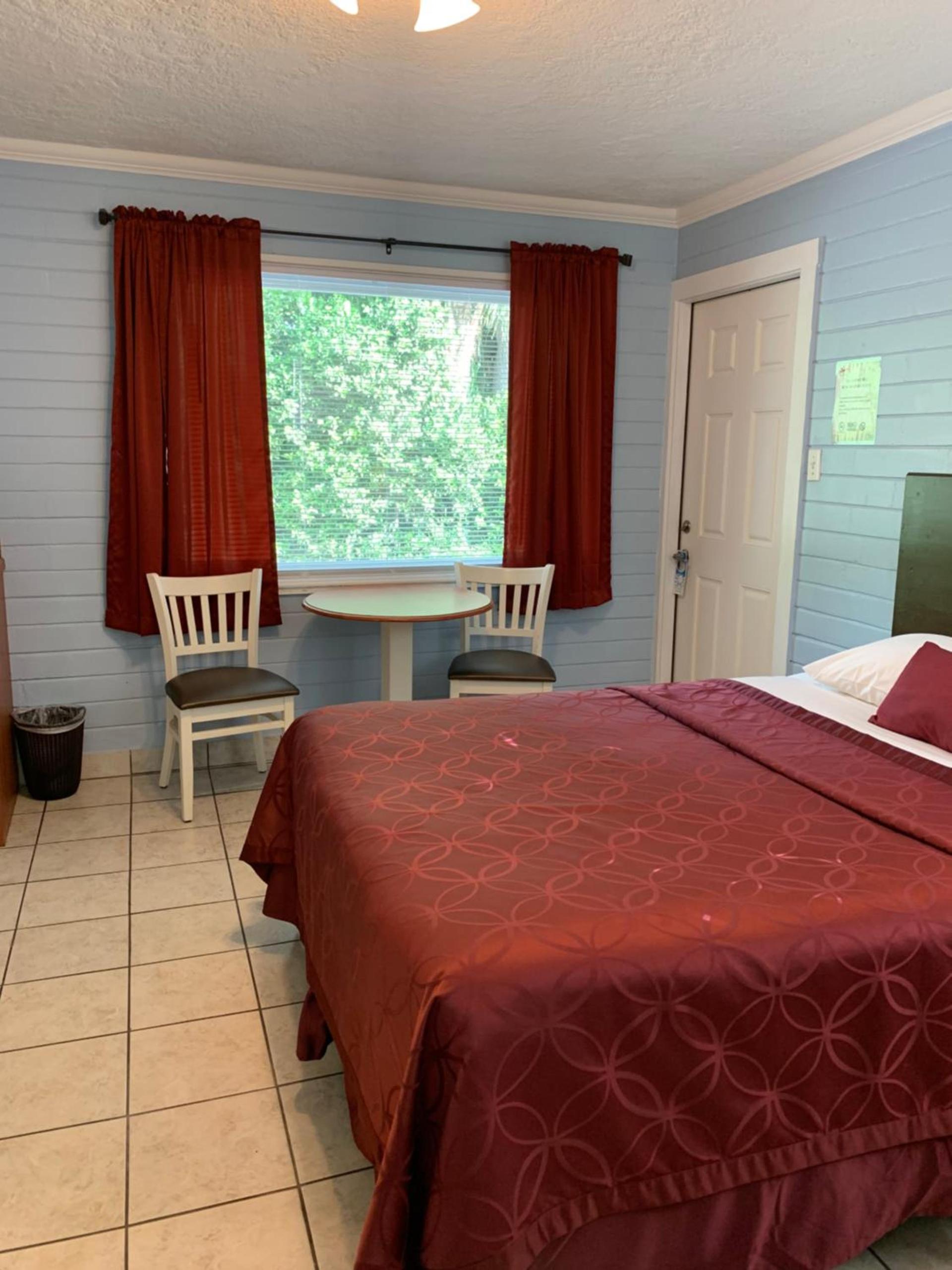 Lakeside Inn and Cafe photo 82
