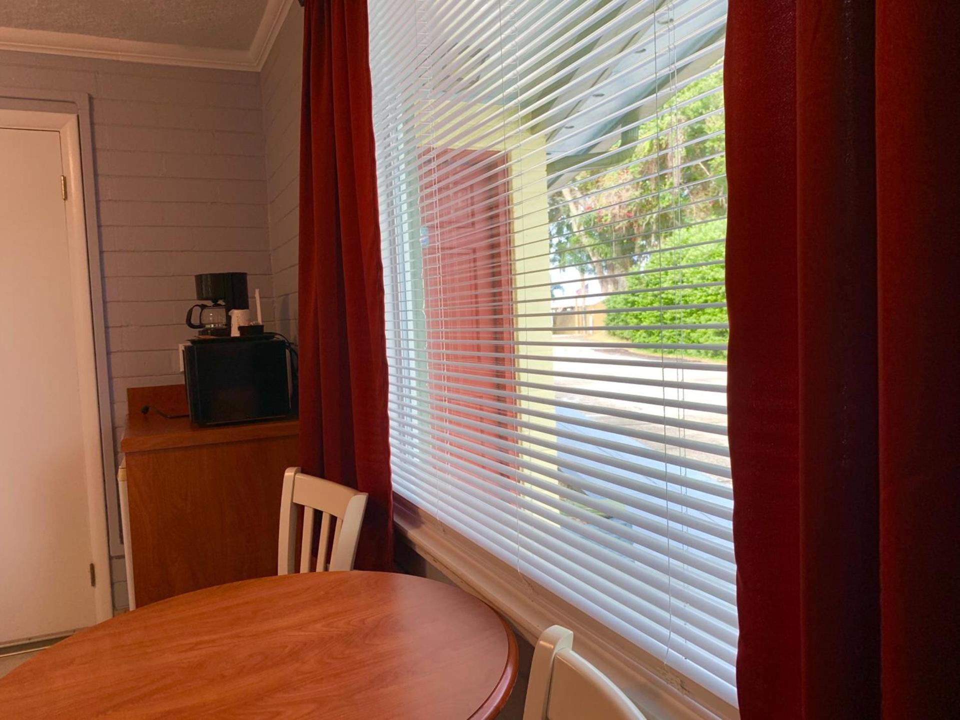 Lakeside Inn and Cafe photo 80