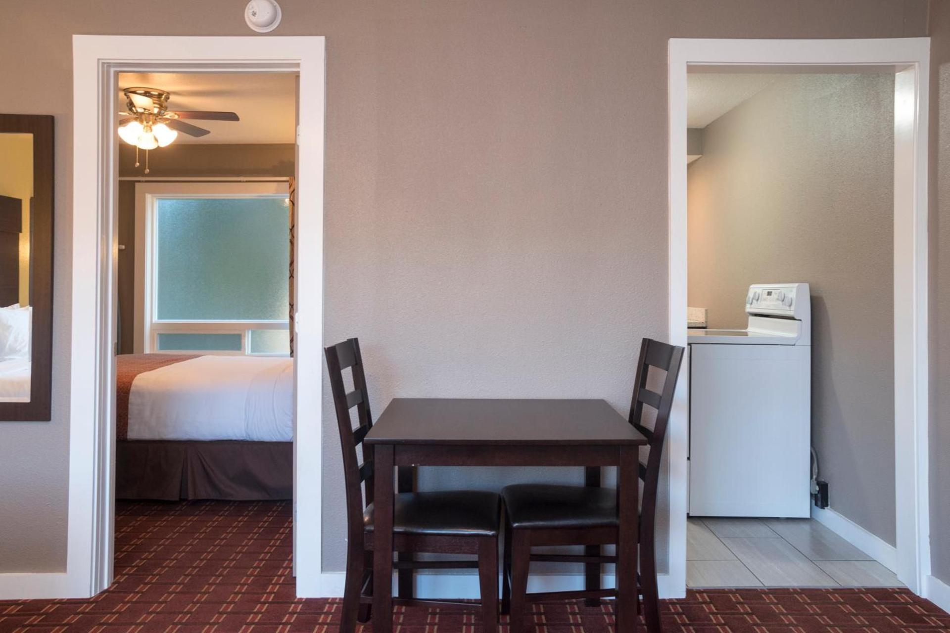 Capitol Hill Motel photo 70