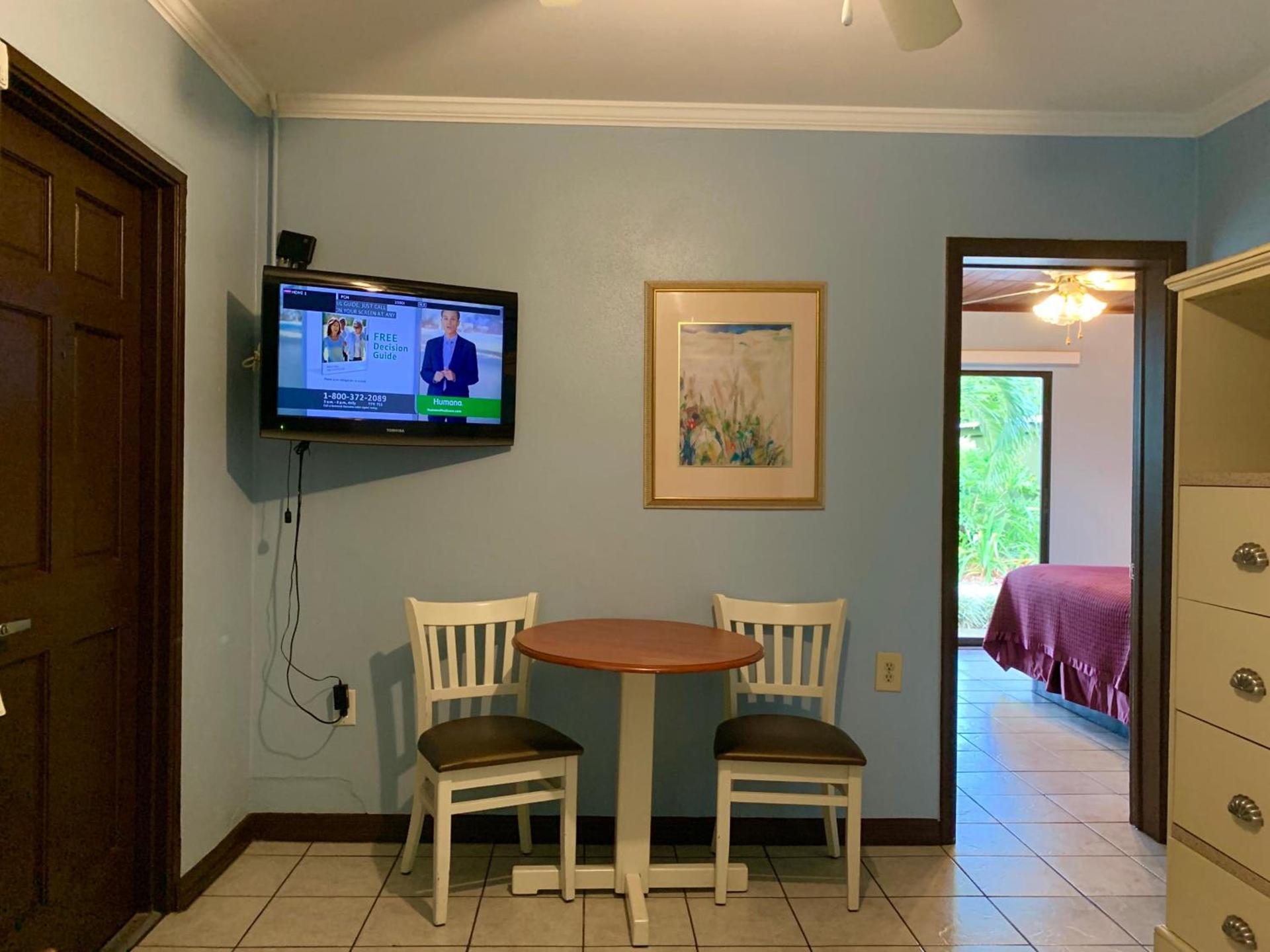 Lakeside Inn and Cafe photo 4