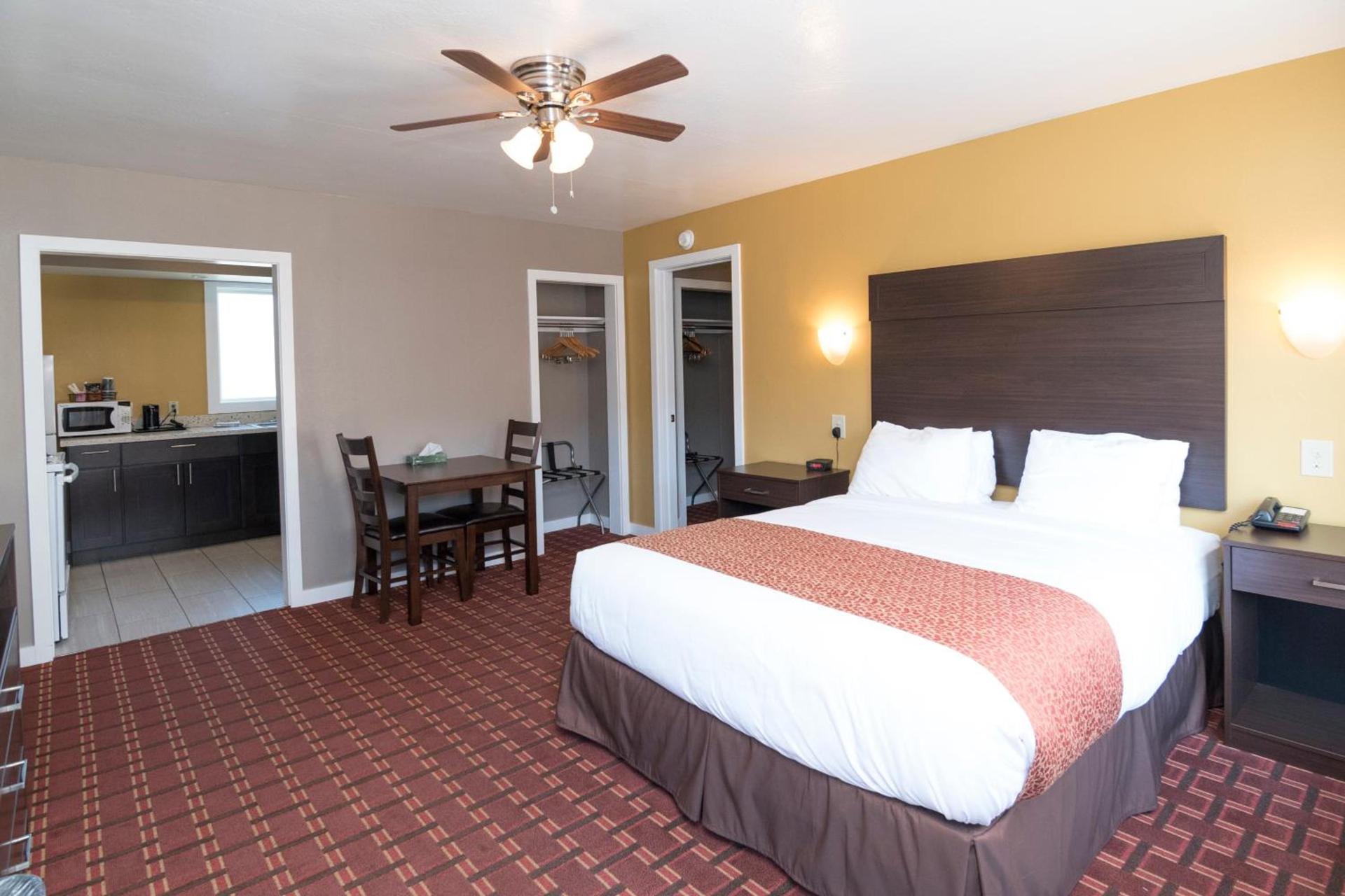 Capitol Hill Motel photo 66