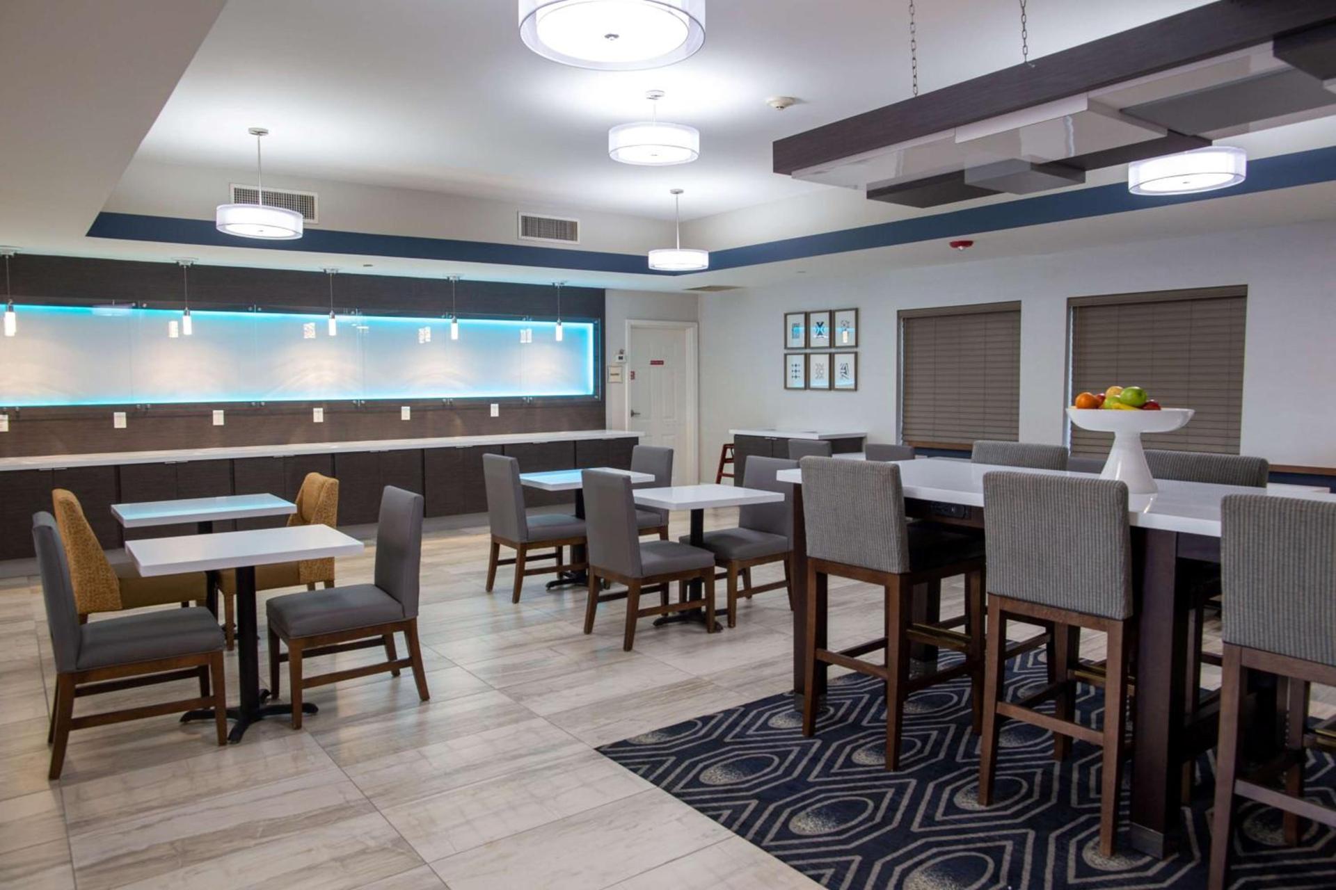 La Quinta by Wyndham Houston East at Normandy photo 36