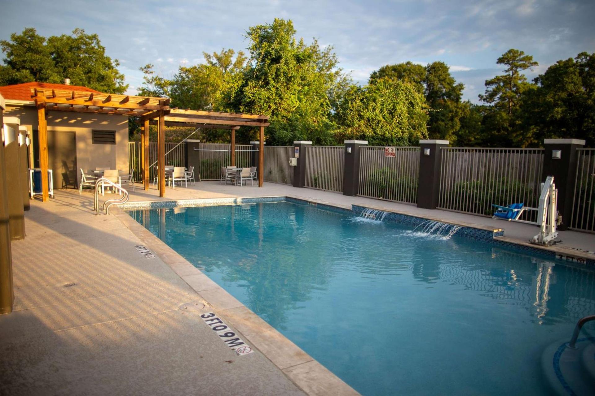 La Quinta by Wyndham Houston East at Normandy photo 38
