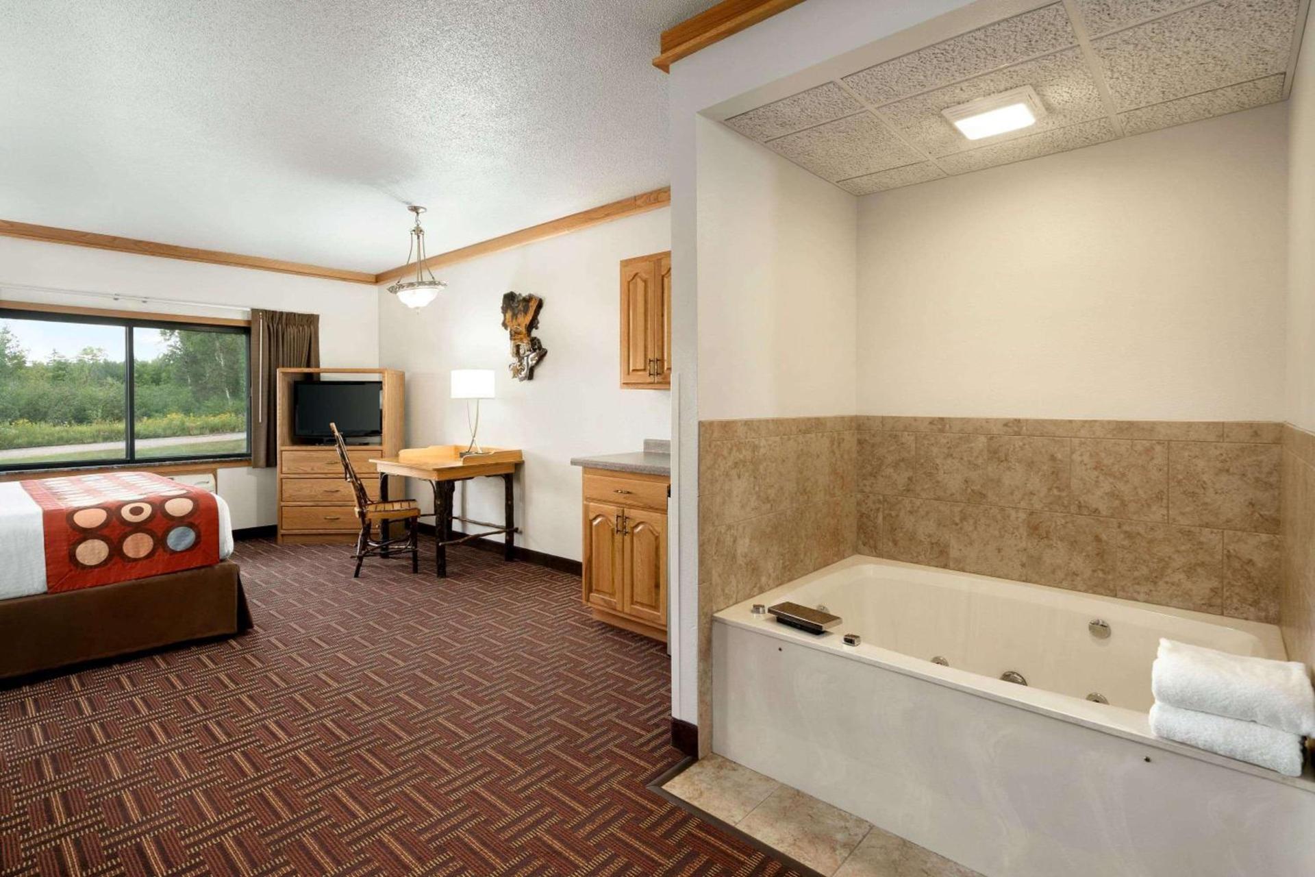 Super 8 by Wyndham Eveleth photo 25