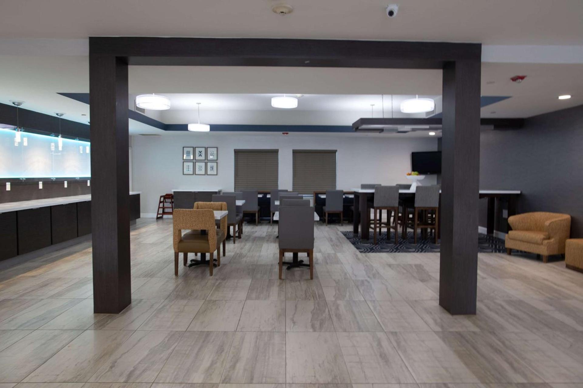 La Quinta by Wyndham Houston East at Normandy photo 40