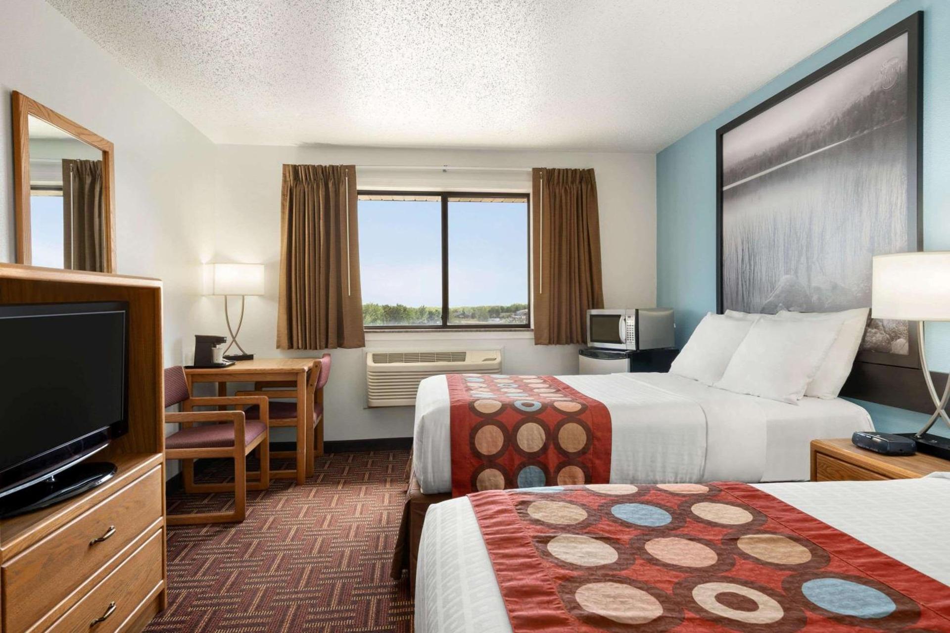 Super 8 by Wyndham Eveleth photo 33