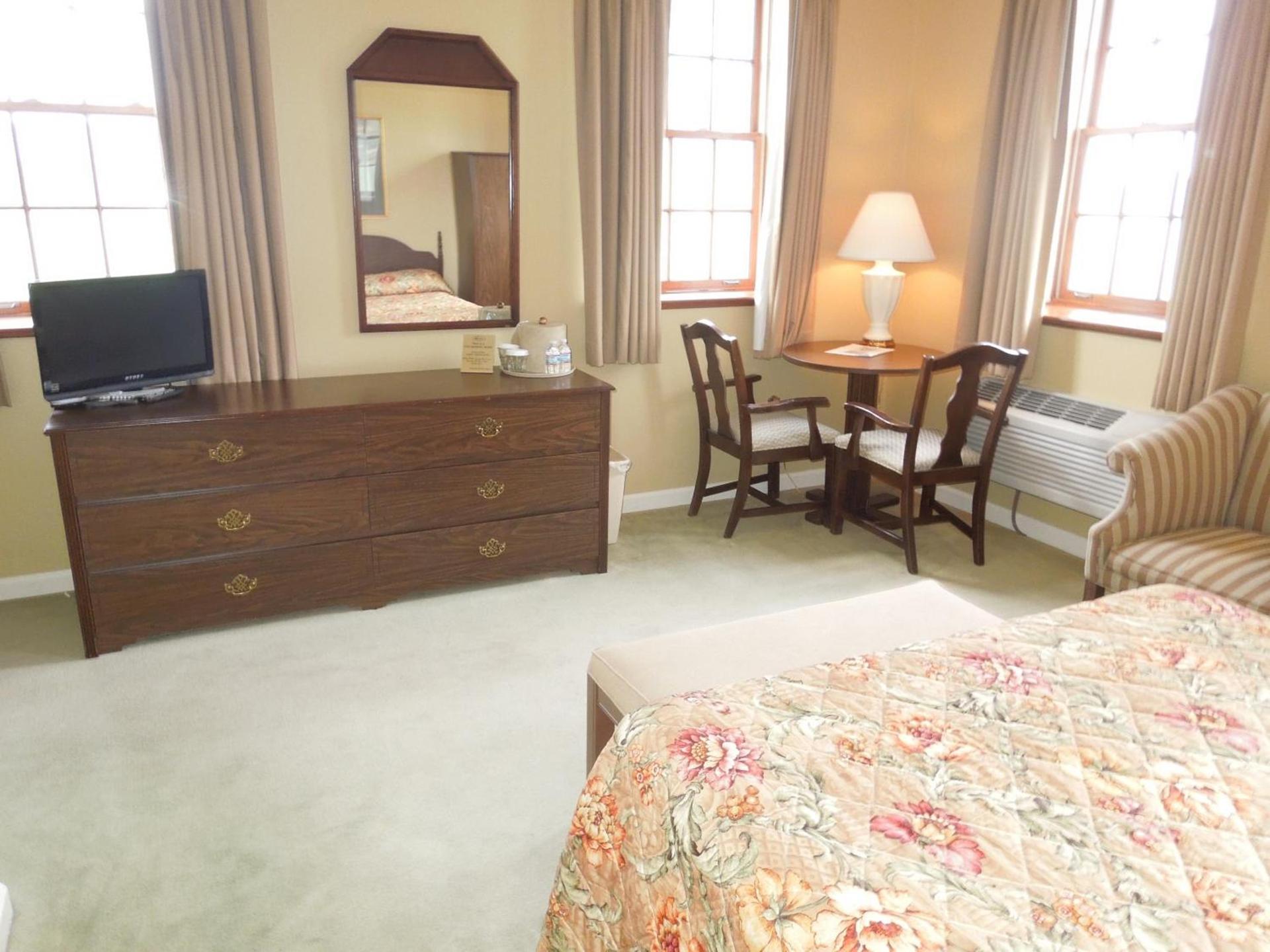Bridges Guest Quarters photo 10