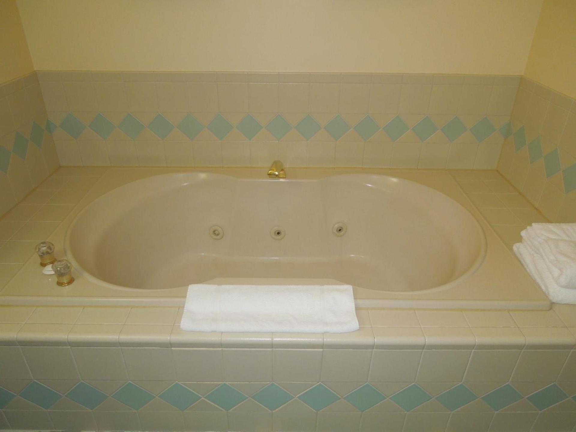 Bridges Guest Quarters photo 11