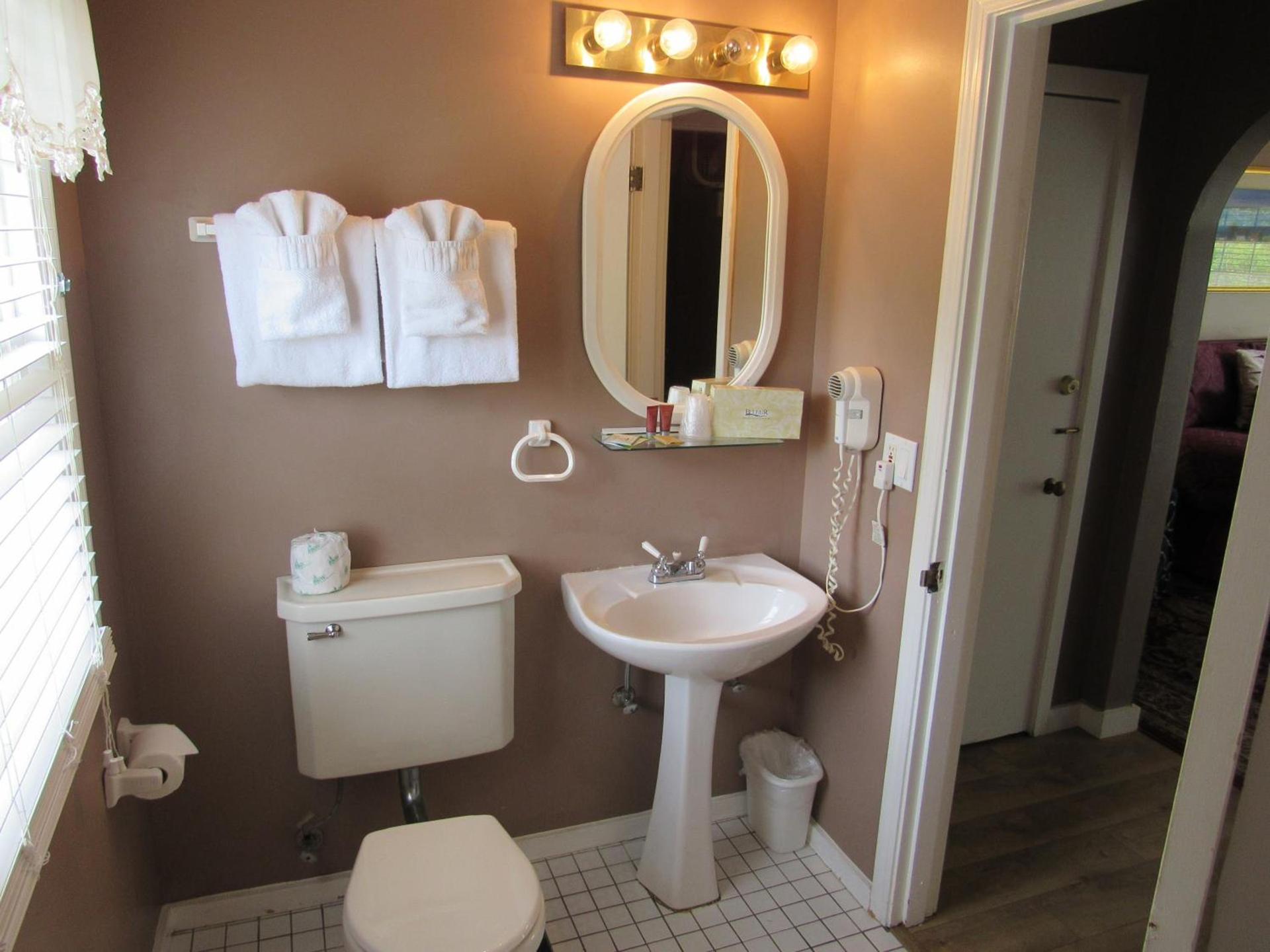 Captain Cook Inn photo 7