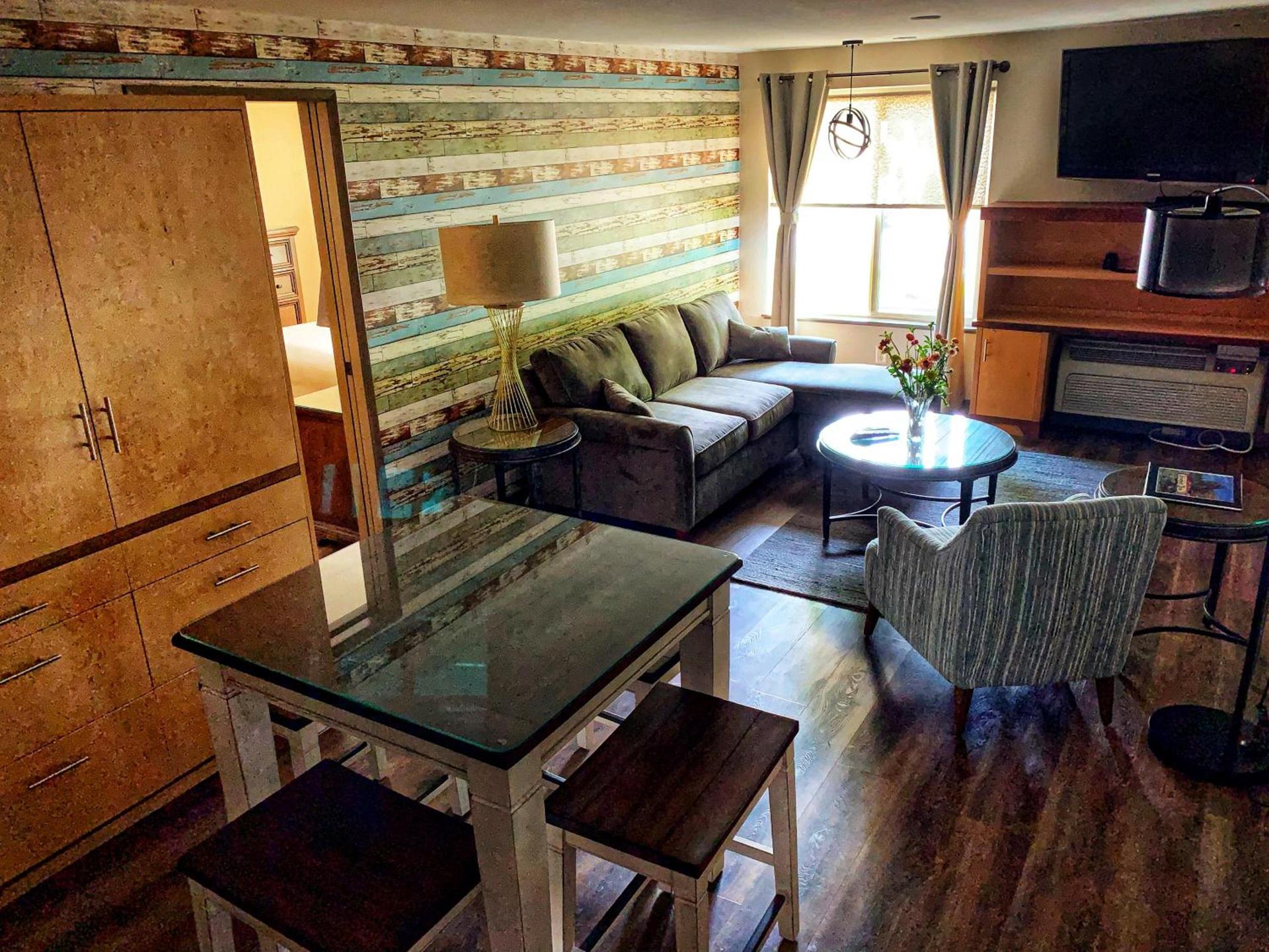 Stratford Inn photo 35