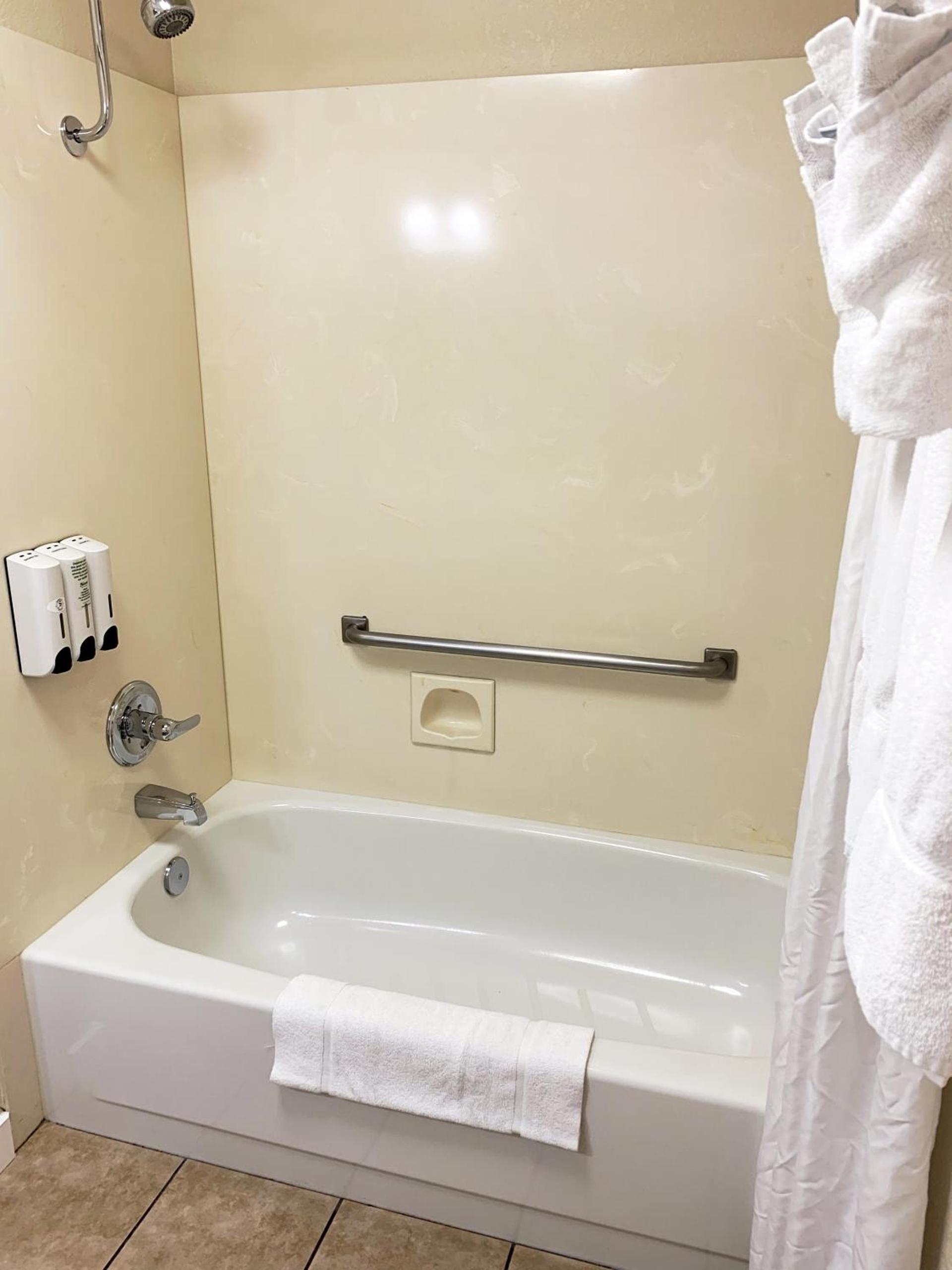 Stratford Inn photo 37