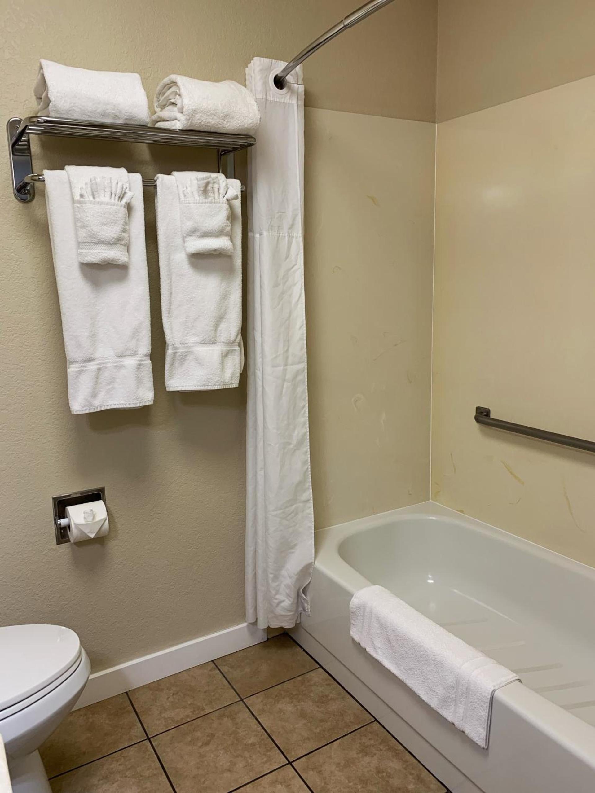 Stratford Inn photo 46