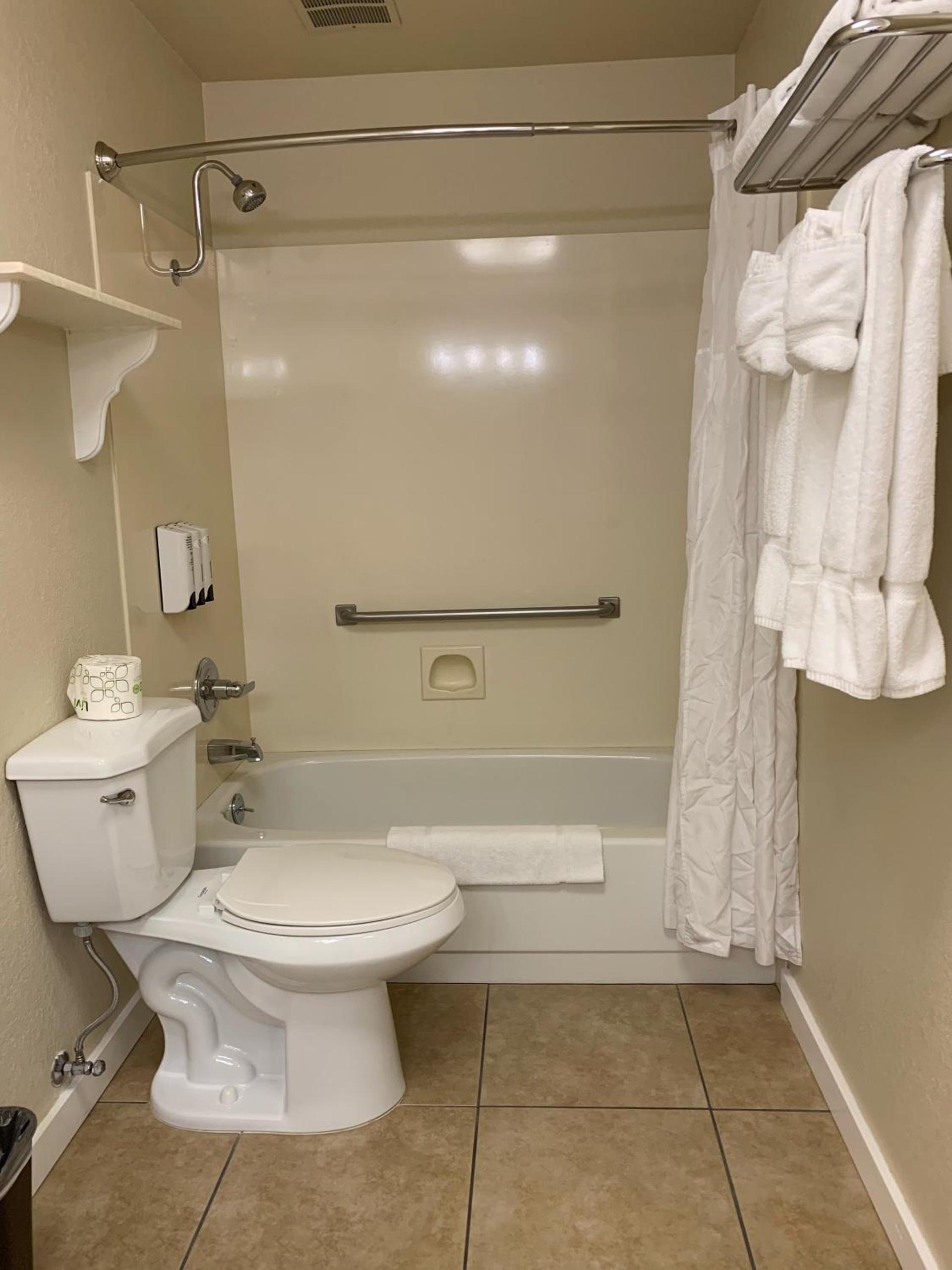Stratford Inn photo 41