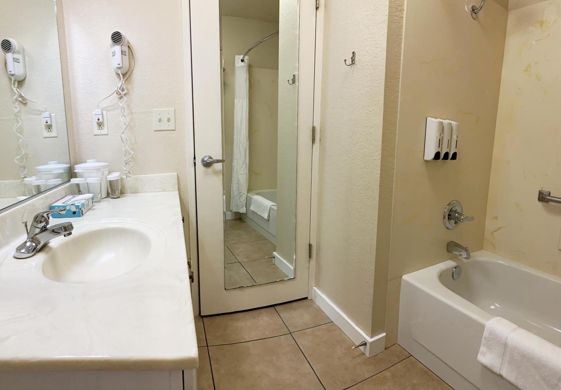 Stratford Inn photo 43