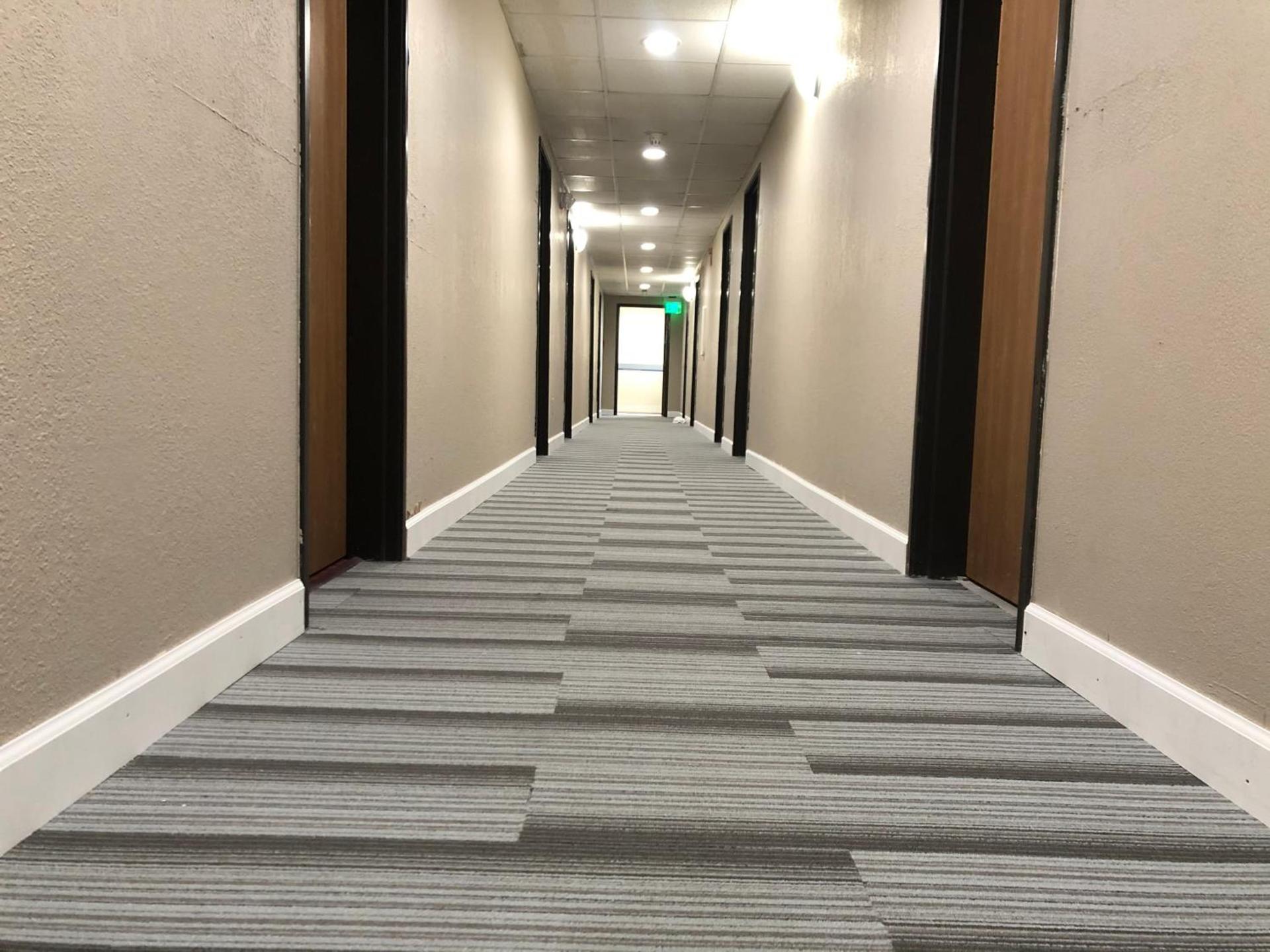 Super 8 by Wyndham Omaha SW photo 55