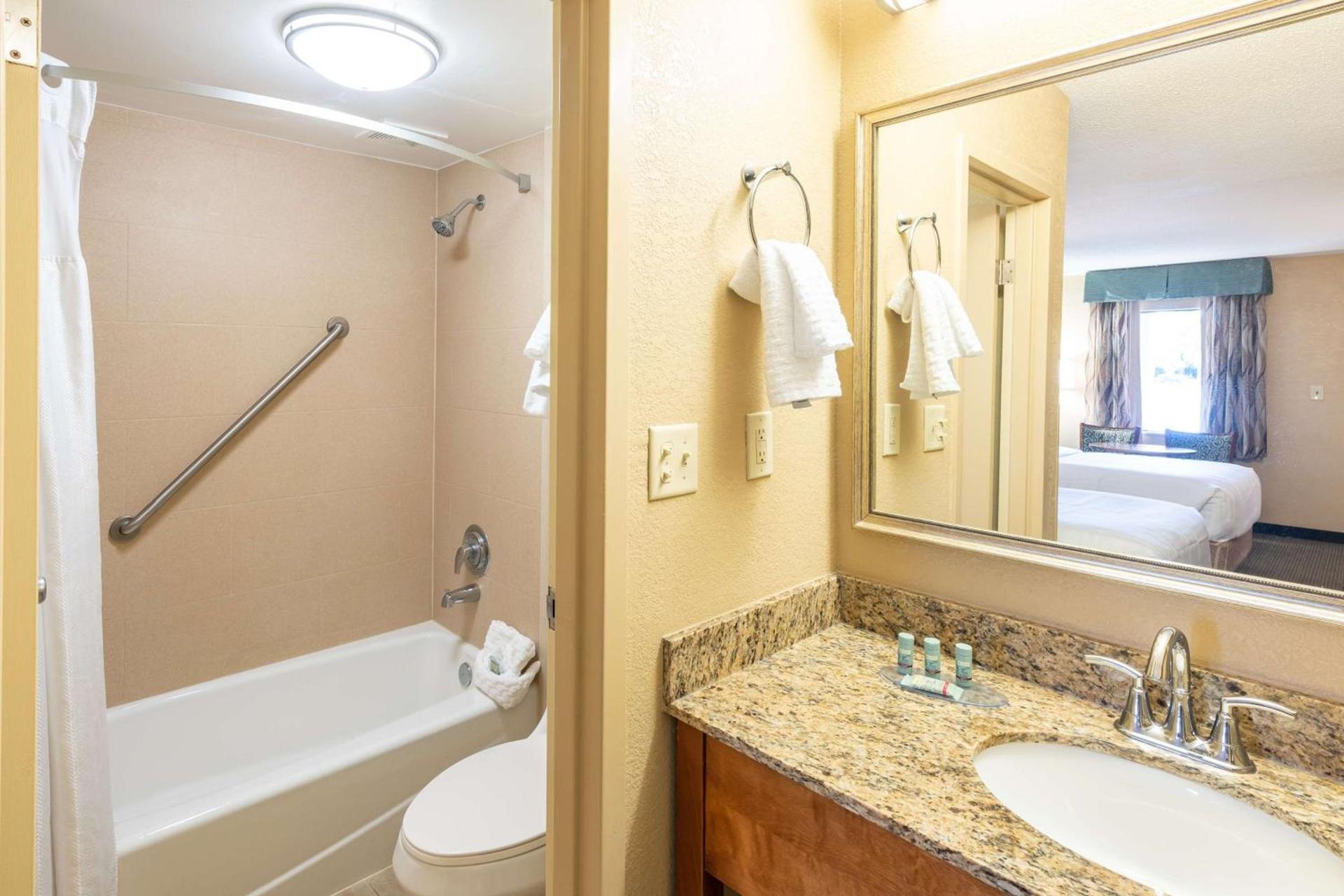 Best Western Charleston Inn photo 54