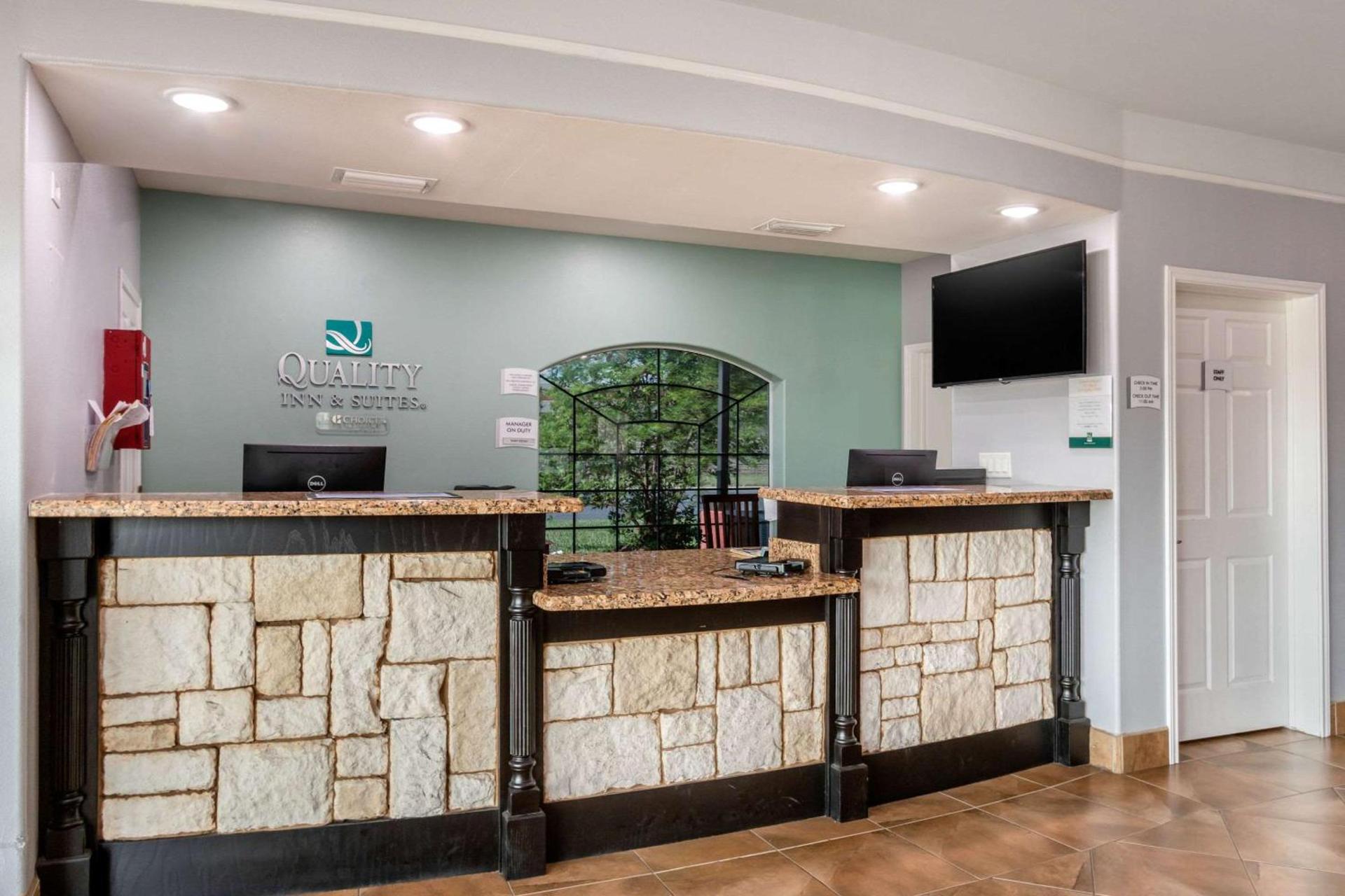 Quality Inn & Suites at The Outlets Mercedes-Weslaco photo 21