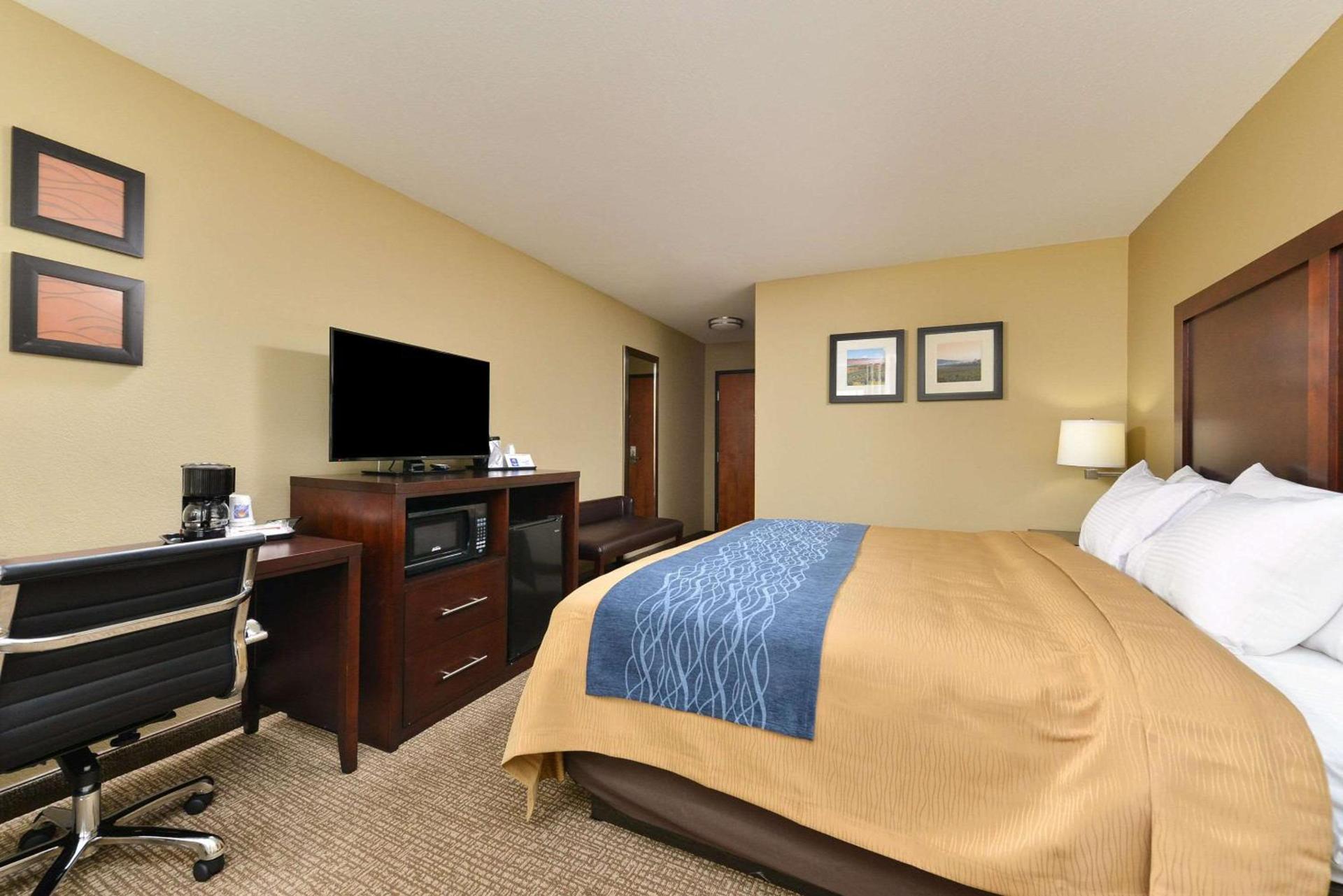 Days Inn & Suites by Wyndham Manheim Lebanon photo 10