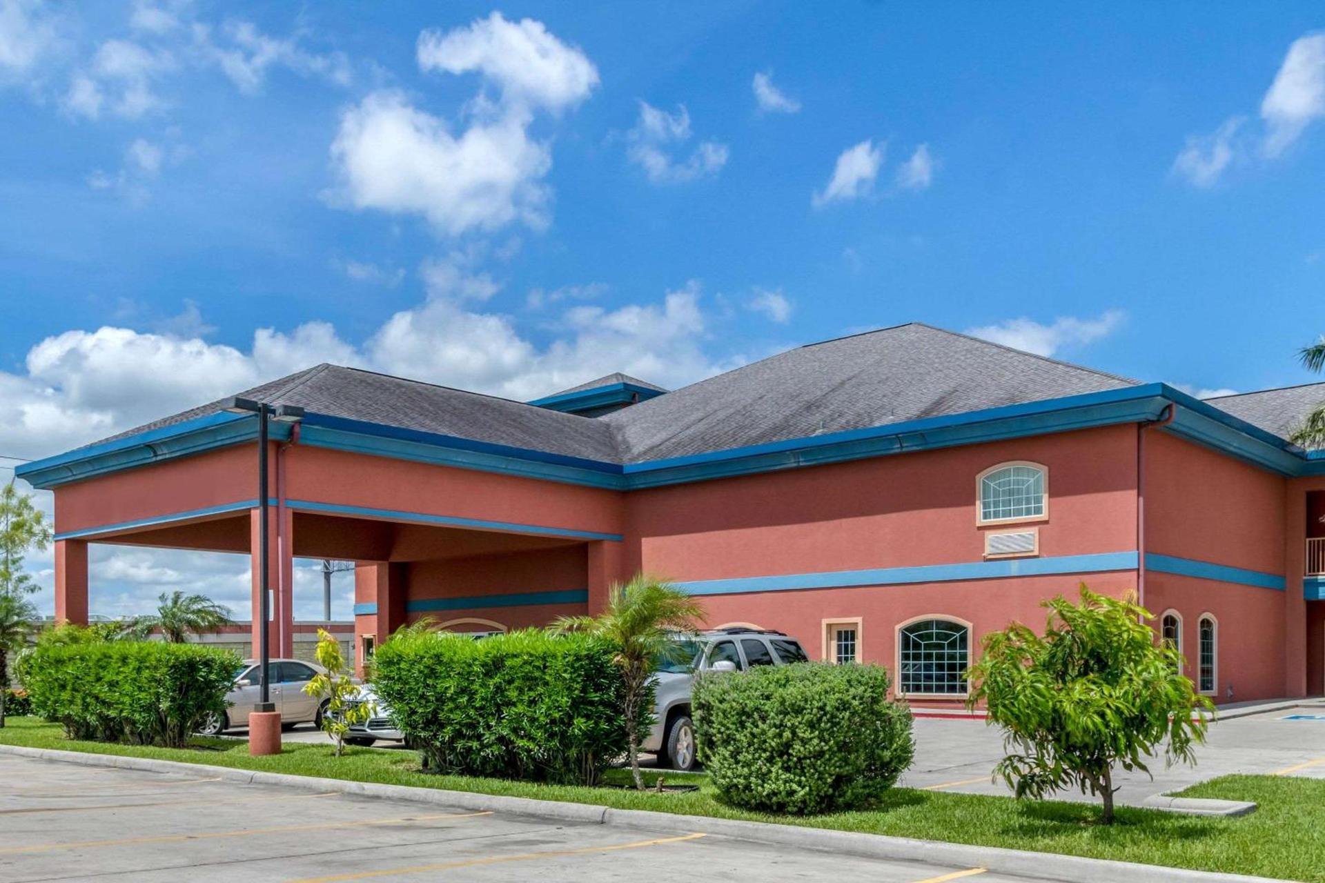Quality Inn & Suites at The Outlets Mercedes-Weslaco photo 6