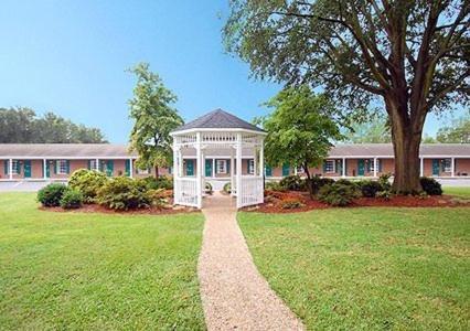 Ambassador Inn photo 5
