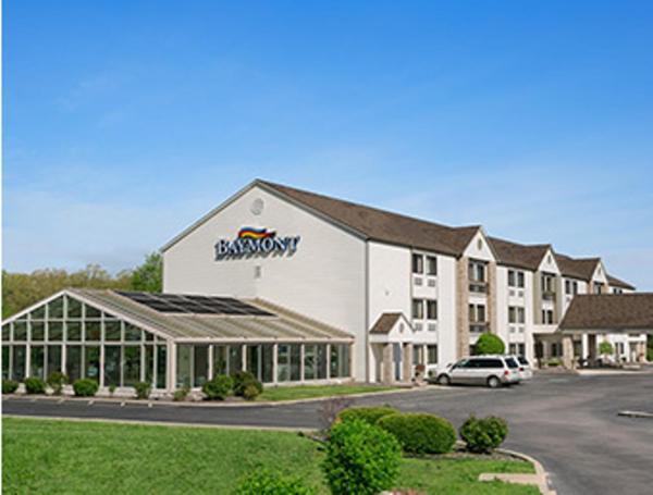 Baymont by Wyndham Sullivan photo 2