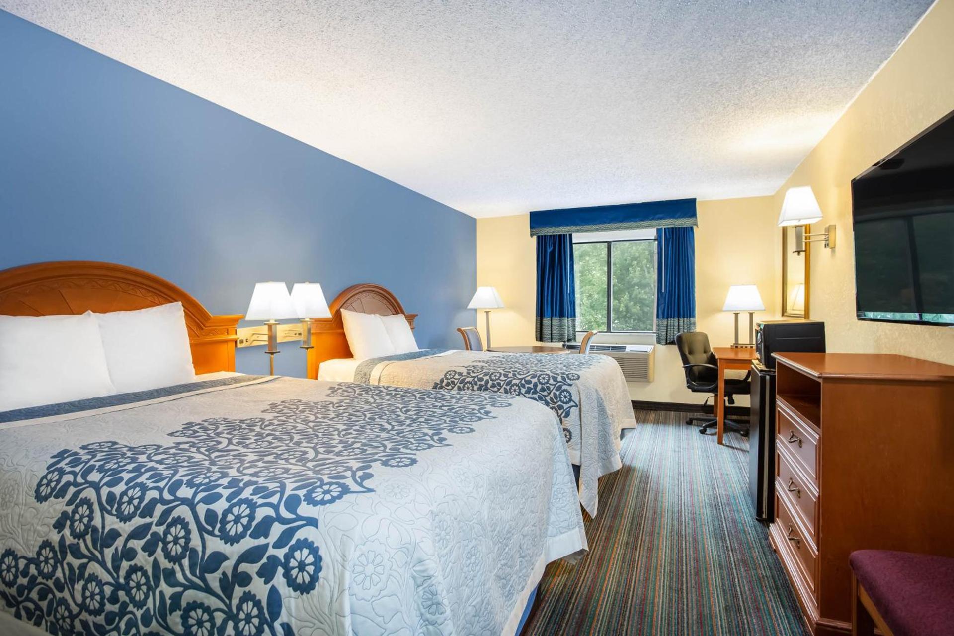 Days Inn by Wyndham Runnemede Philadelphia Area photo 33