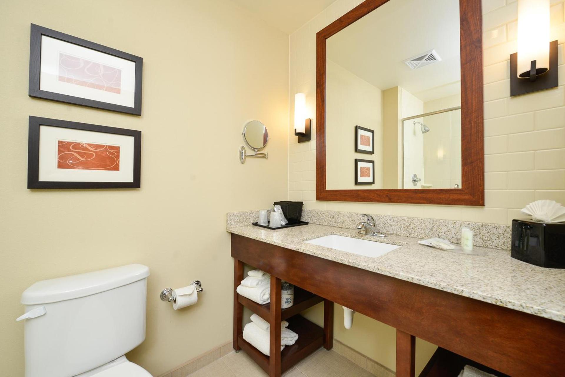 Comfort Suites Fargo Medical Center photo 11