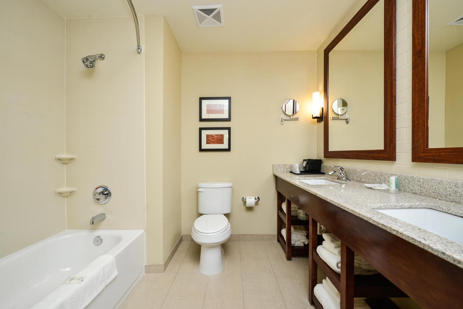 Comfort Suites Fargo Medical Center photo 14