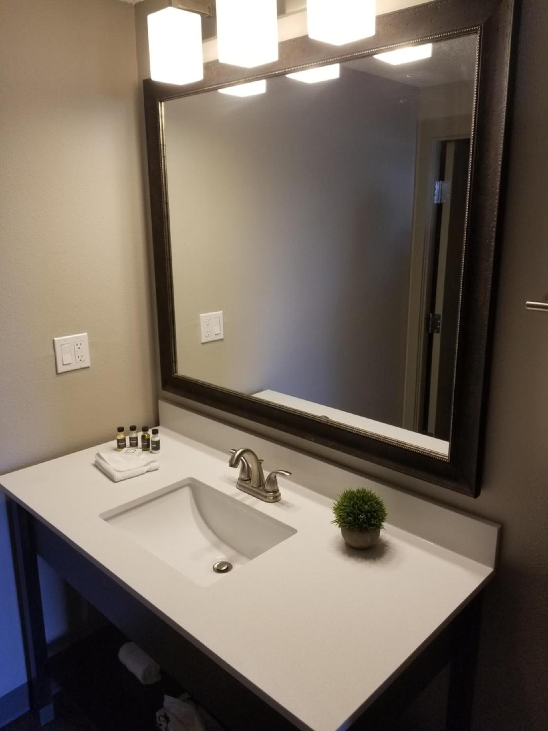 The Hotel Y, a Dazzler Select by Wyndham photo 22