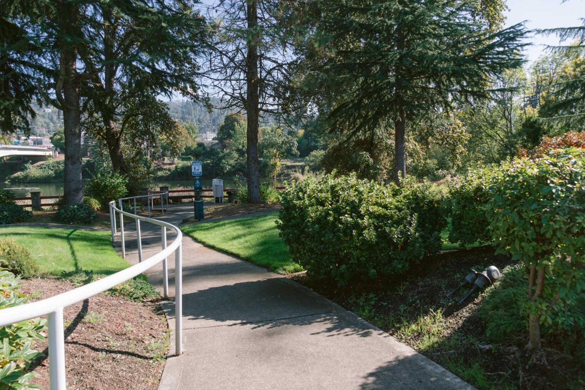 Riverfront Inn Roseburg photo 20