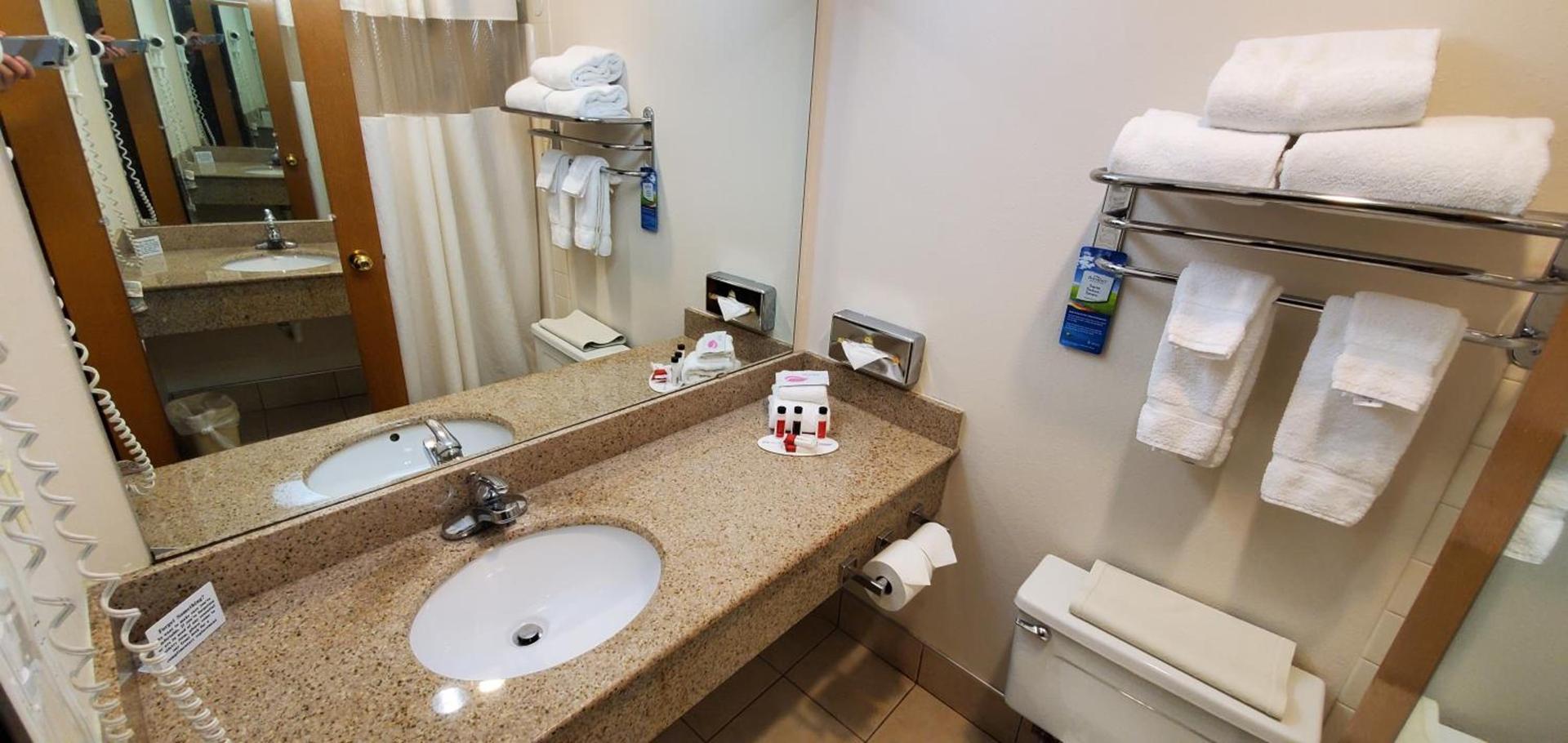 Baymont by Wyndham Seattle/Kirkland WA photo 30