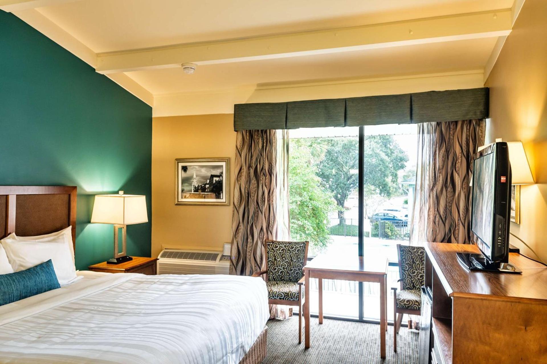 Best Western Charleston Inn photo 40
