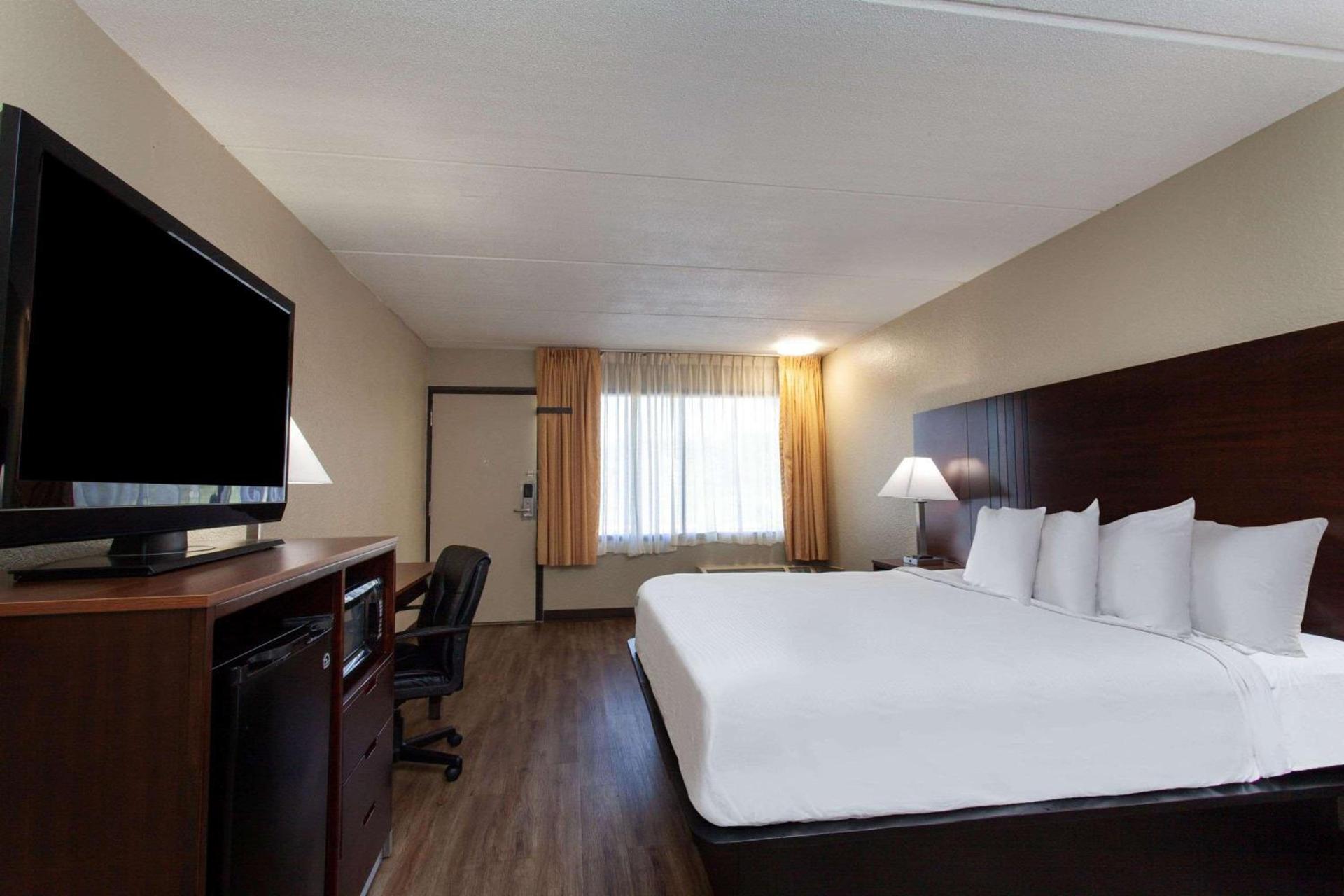 Travelodge by Wyndham Deltona photo 46