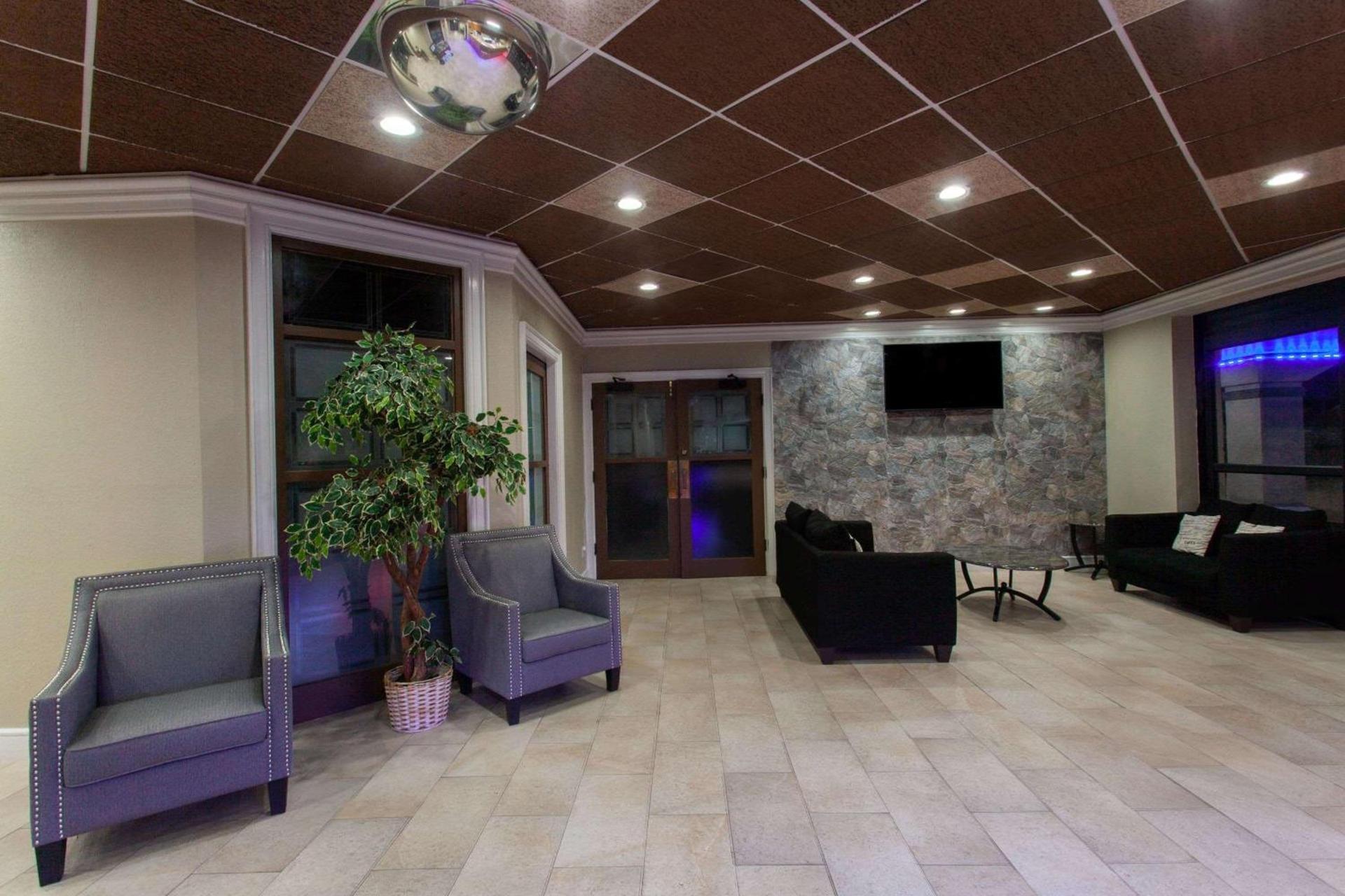 Travelodge by Wyndham Deltona photo 44